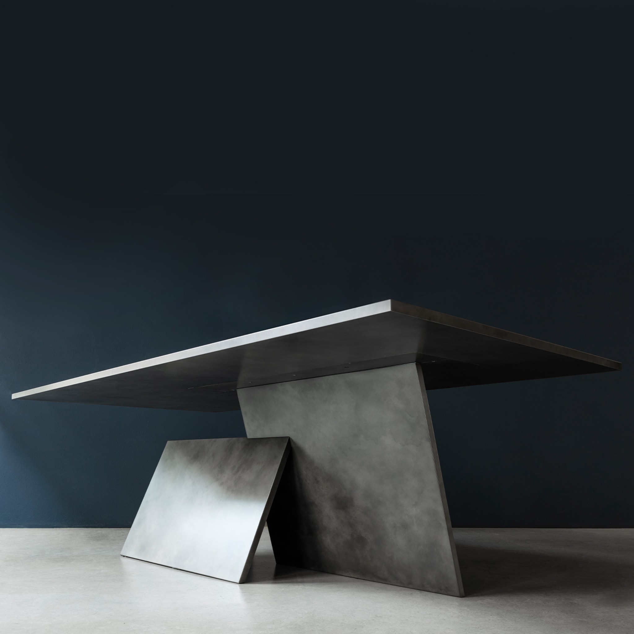 Y Gray dining table - Alternative view 1
