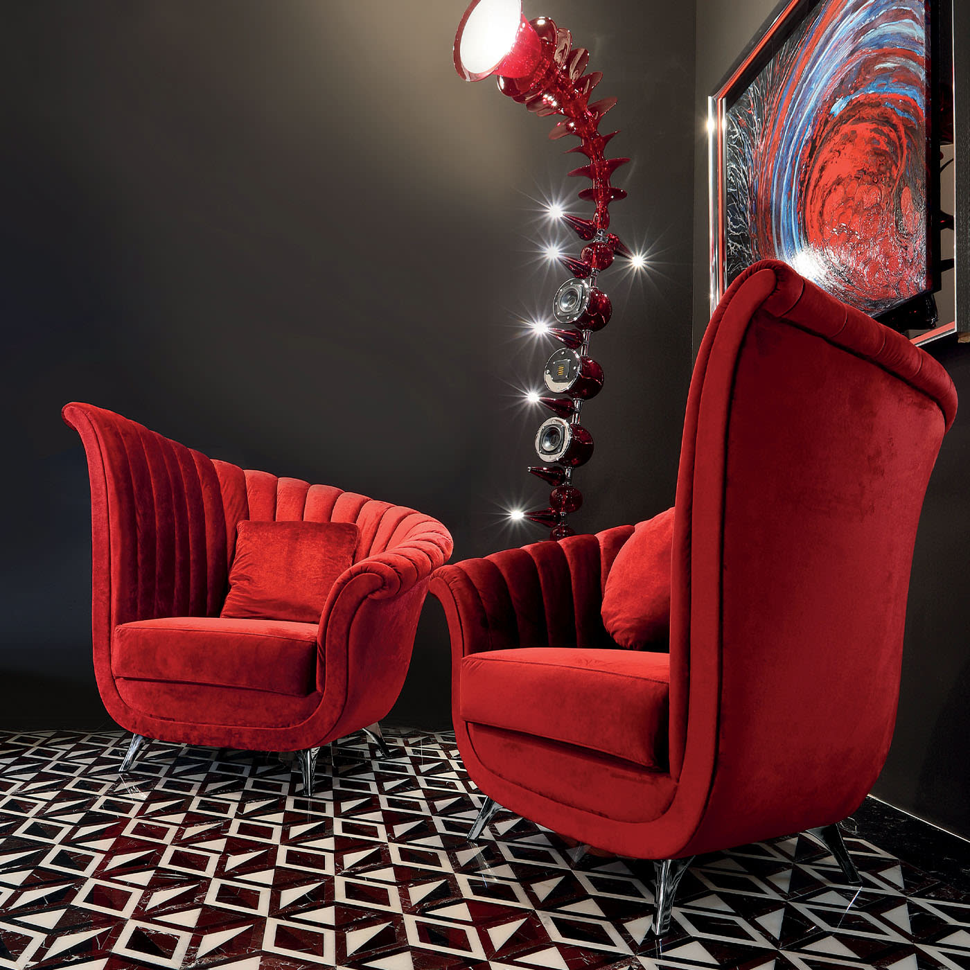 Poltrona a conchiglia in velluto rosso Ros Italia Interiors - Artemest