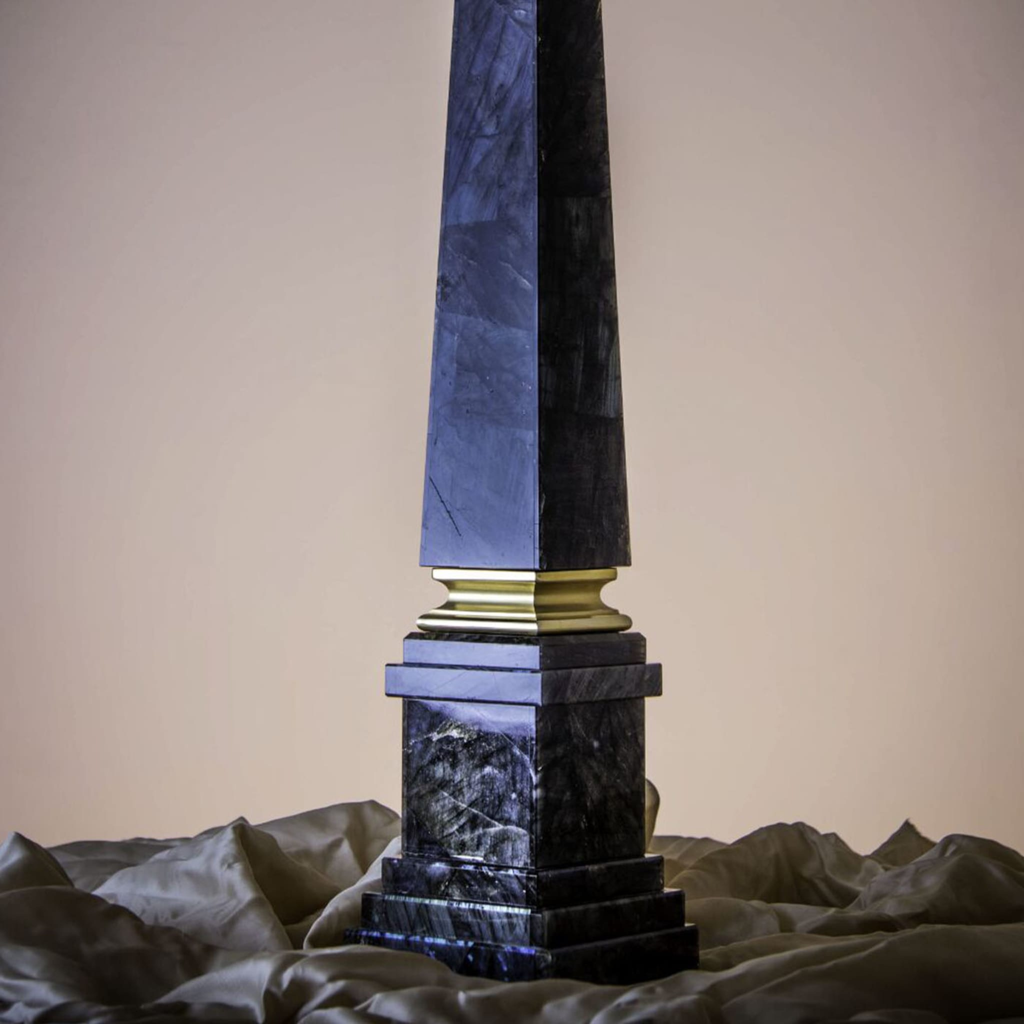 Citorio Labradorit Obelisk Skulptur - Alternative Ansicht 2