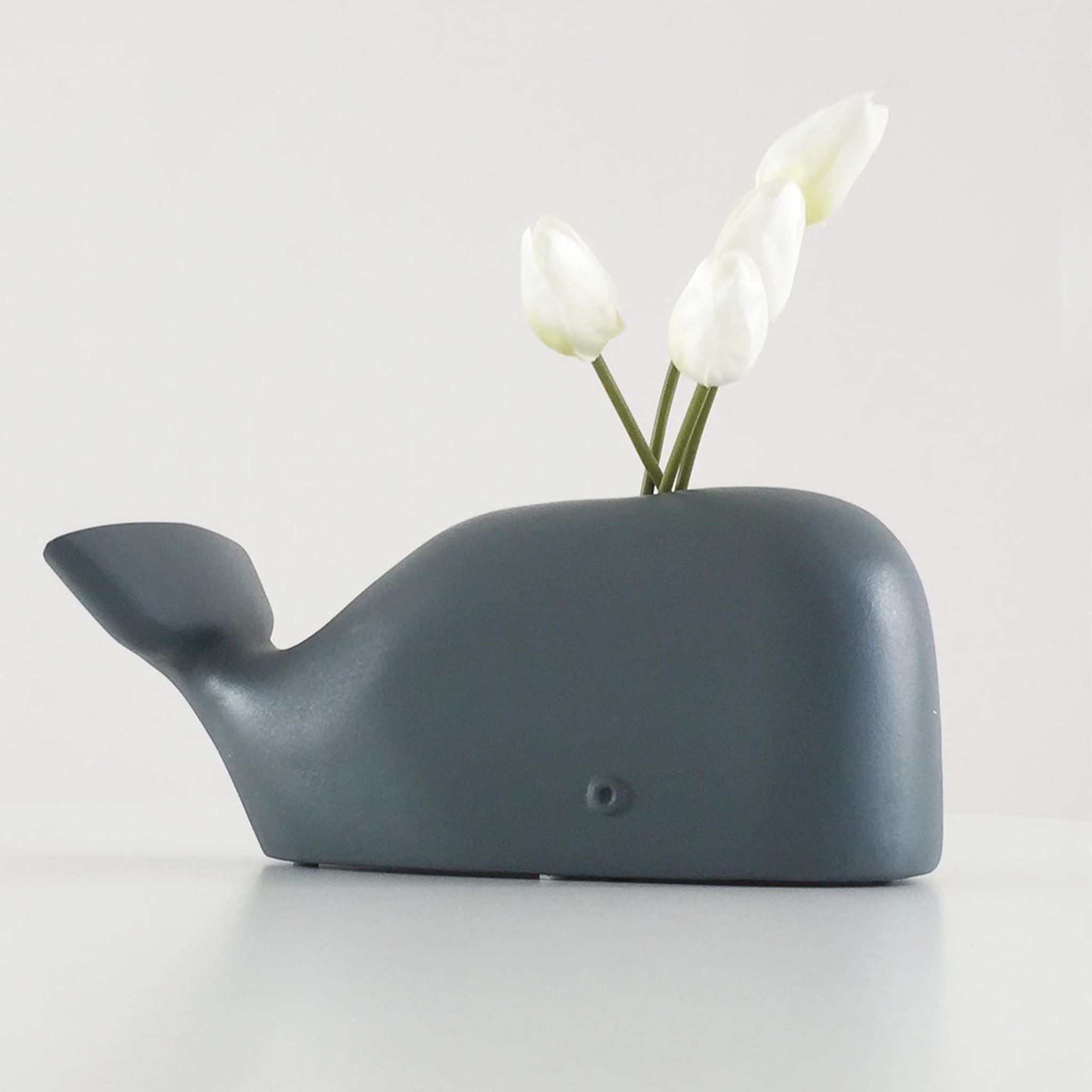 Moby Gray Skulpturale Vase - Alternative Ansicht 1