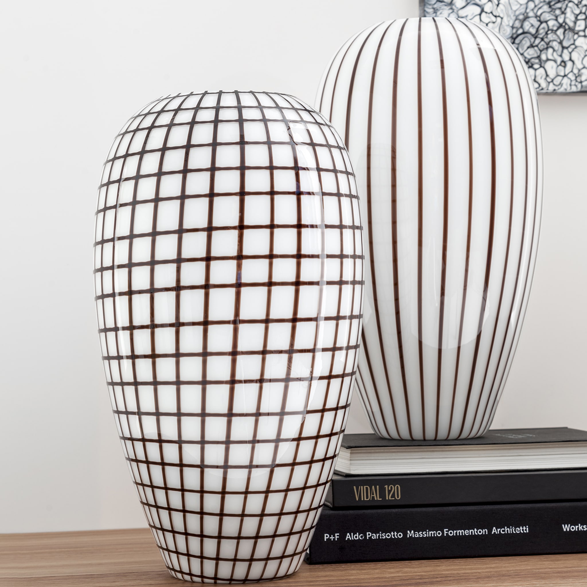 Grid Black-And-White Vase - Alternative view 3