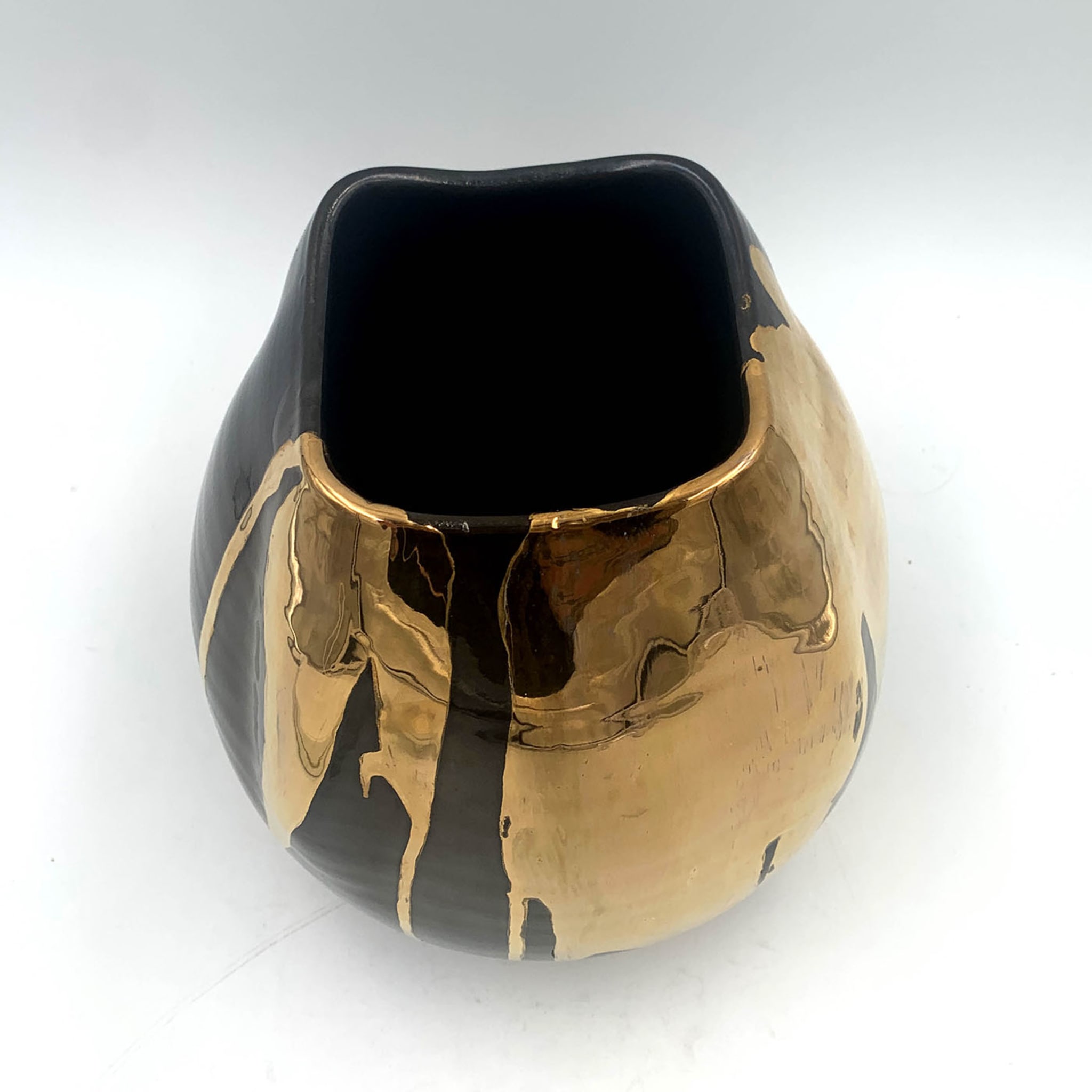 Gold Drippings Vase - Alternative view 1