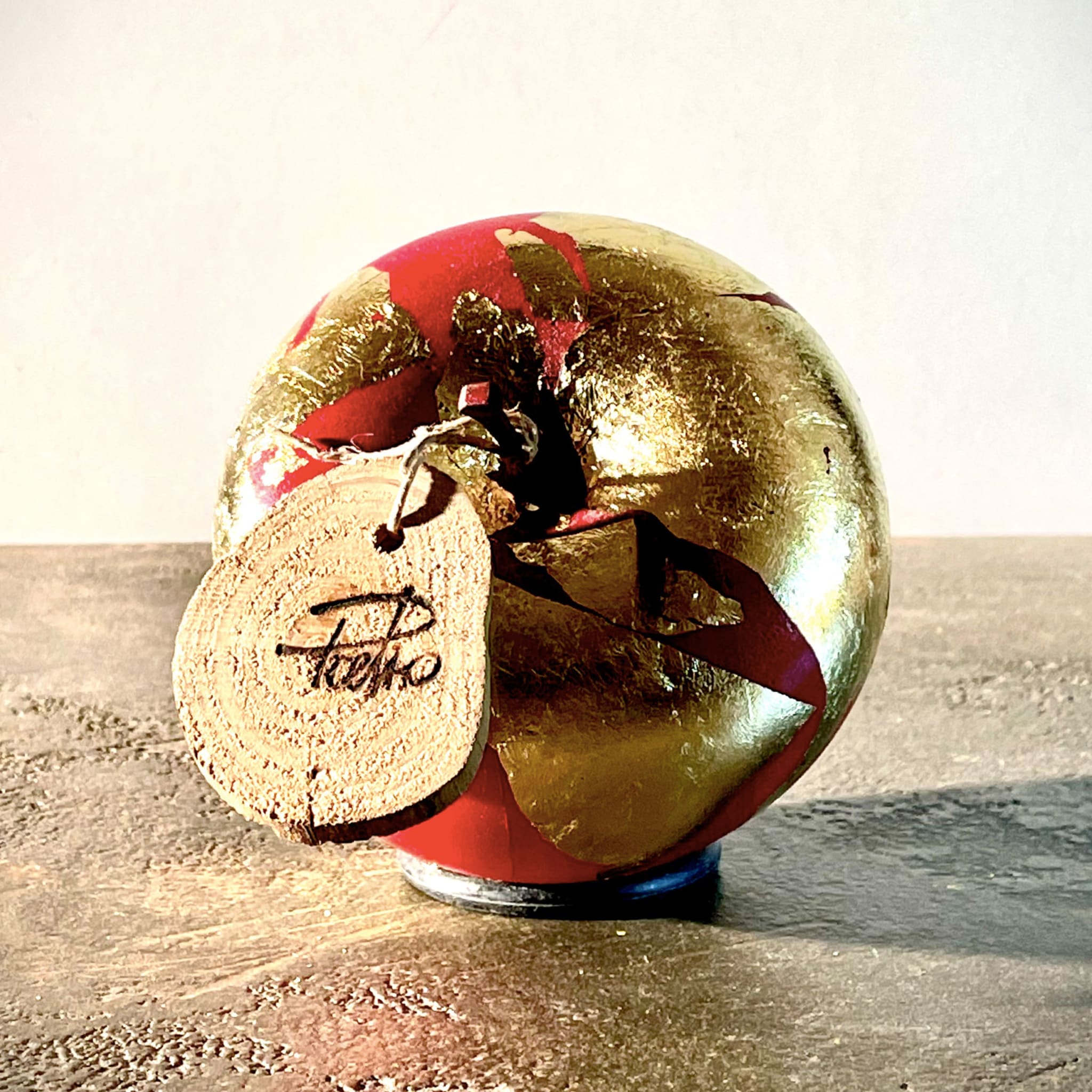 Gold Leaves Red Apple Sculpture - Alternative view 1