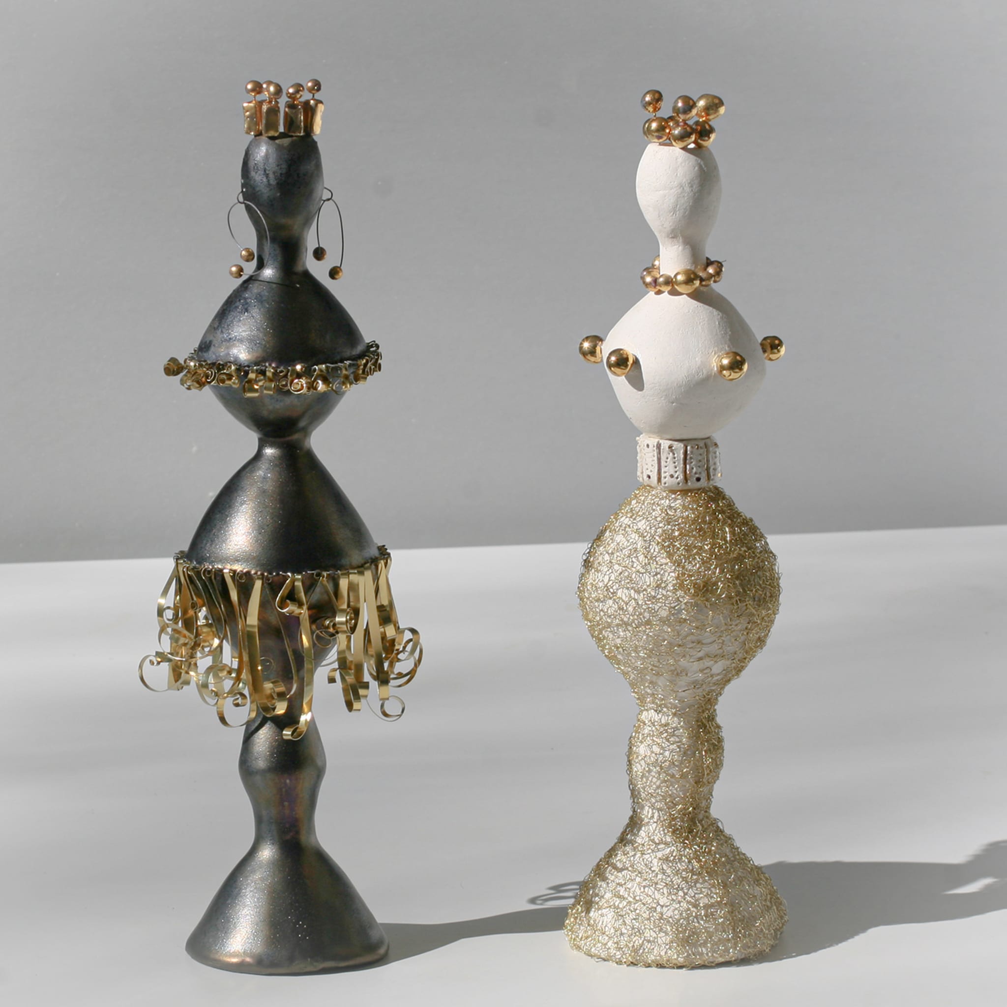 Set di 2 sculture antropomorfe di Sorelle - Vista alternativa 5