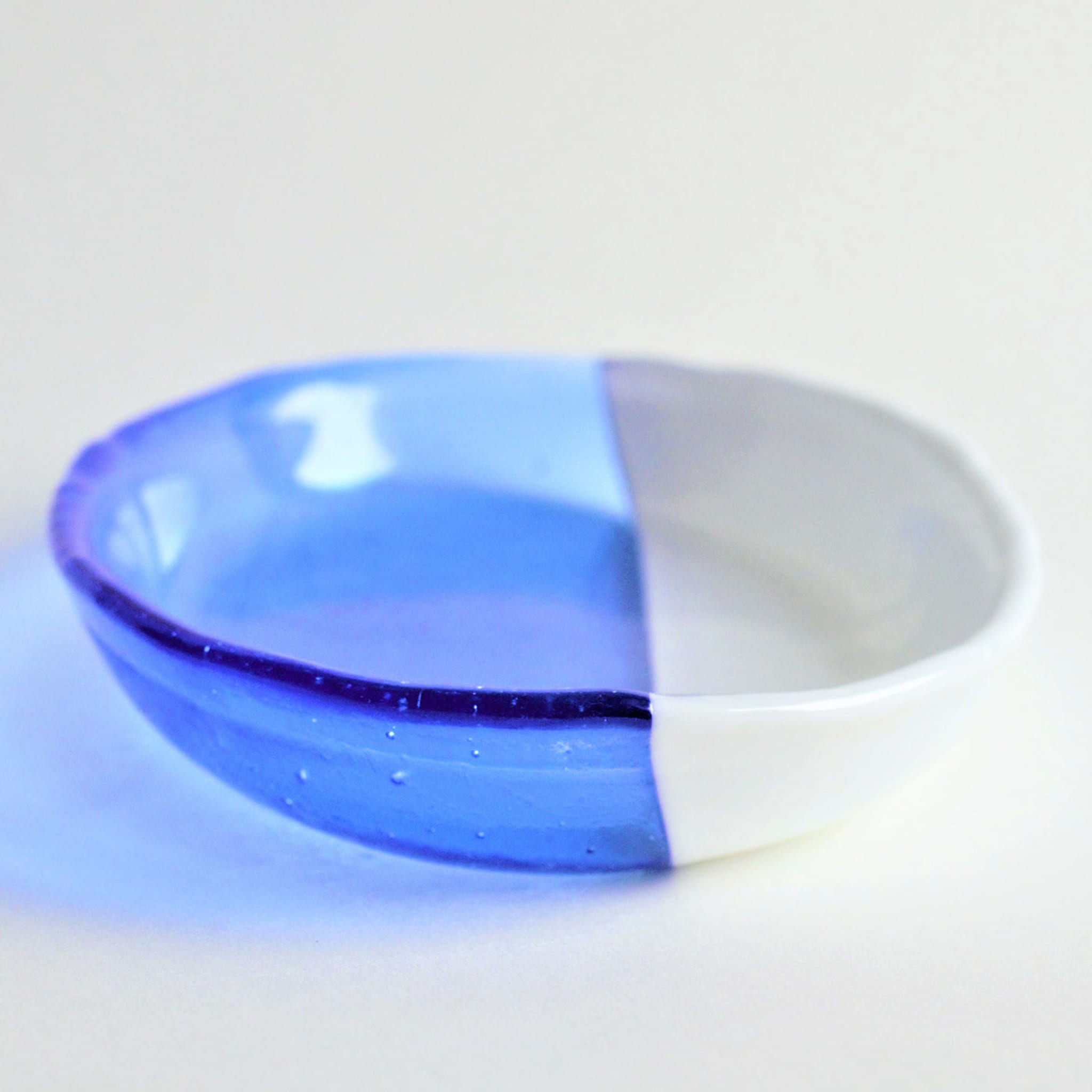 White and Blue Glass Serving Platter  - Alternative view 3