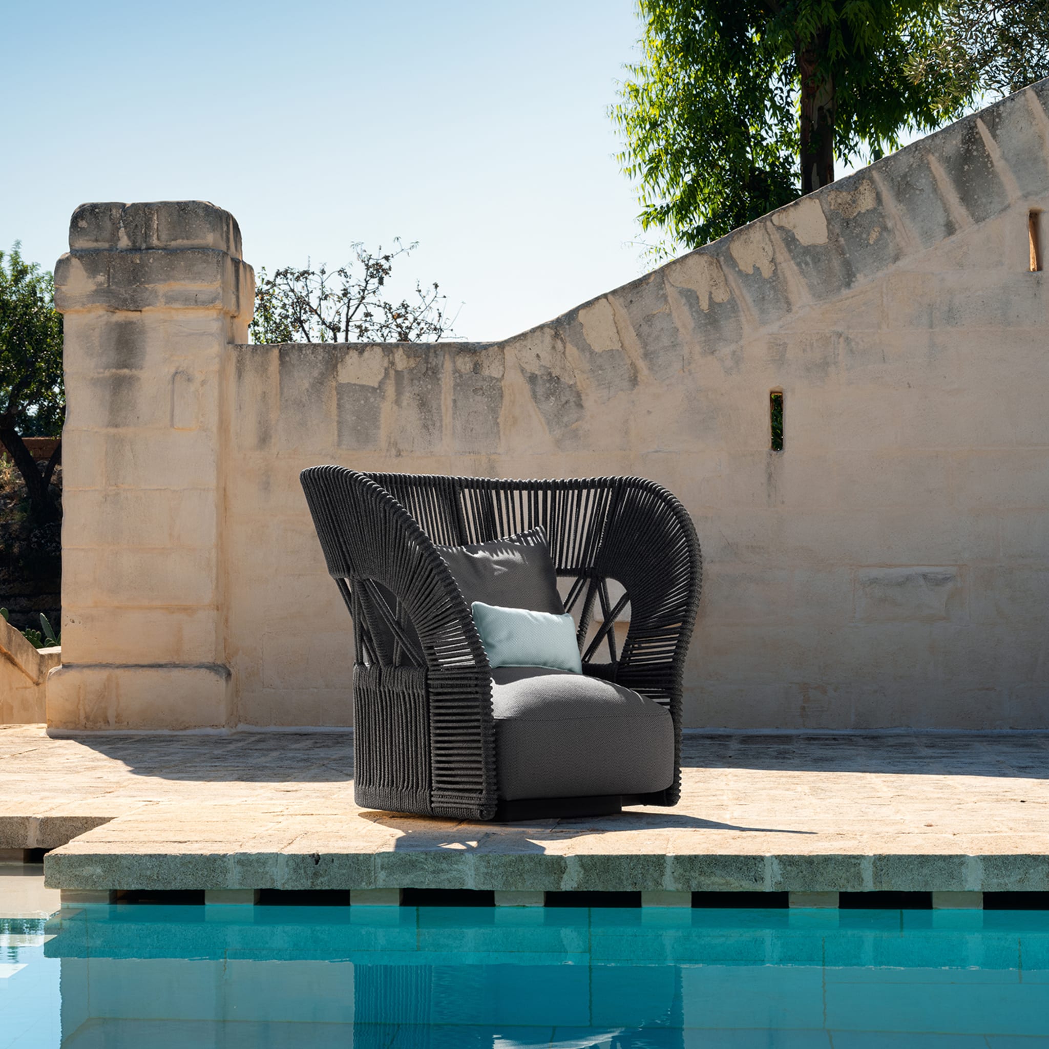Cliff Deco Gray Lounge Armchair by Ludovica & Roberto Palomba - Alternative view 1