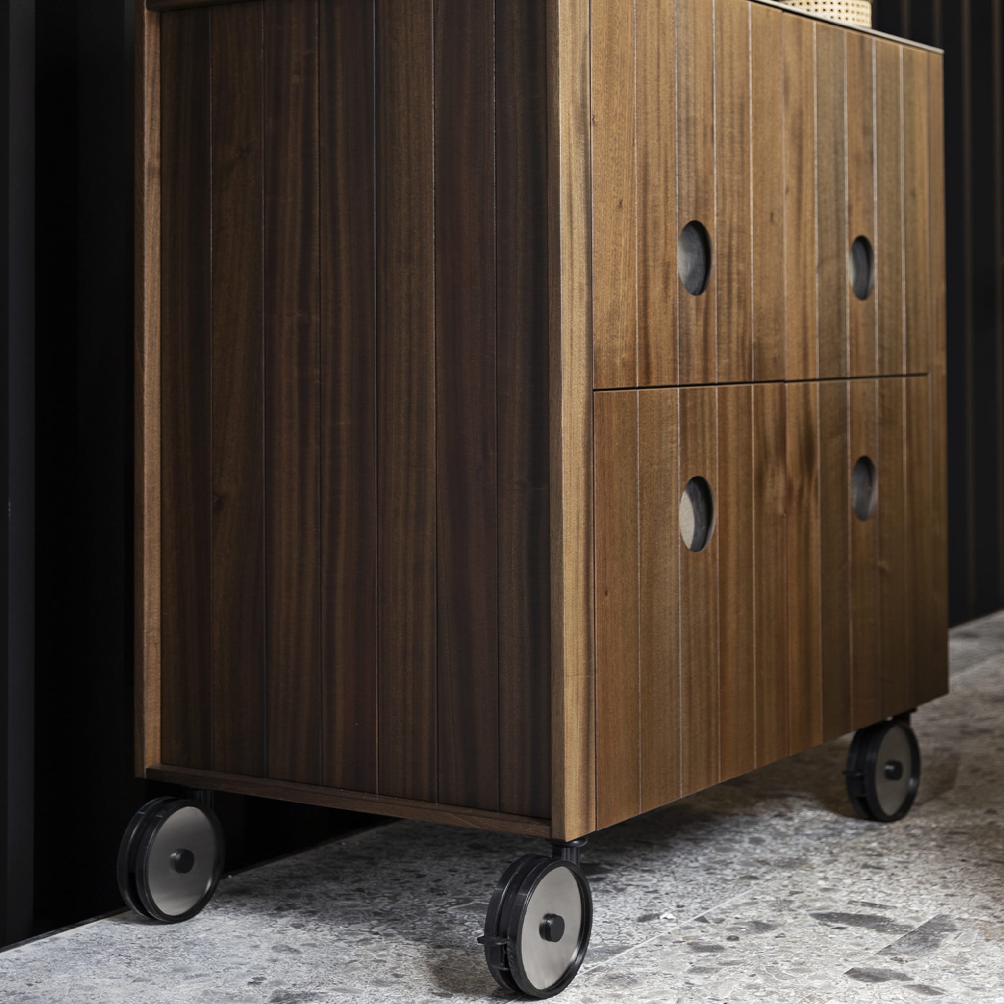 Roller Cupboard by Massimo Castagna - Alternative view 2