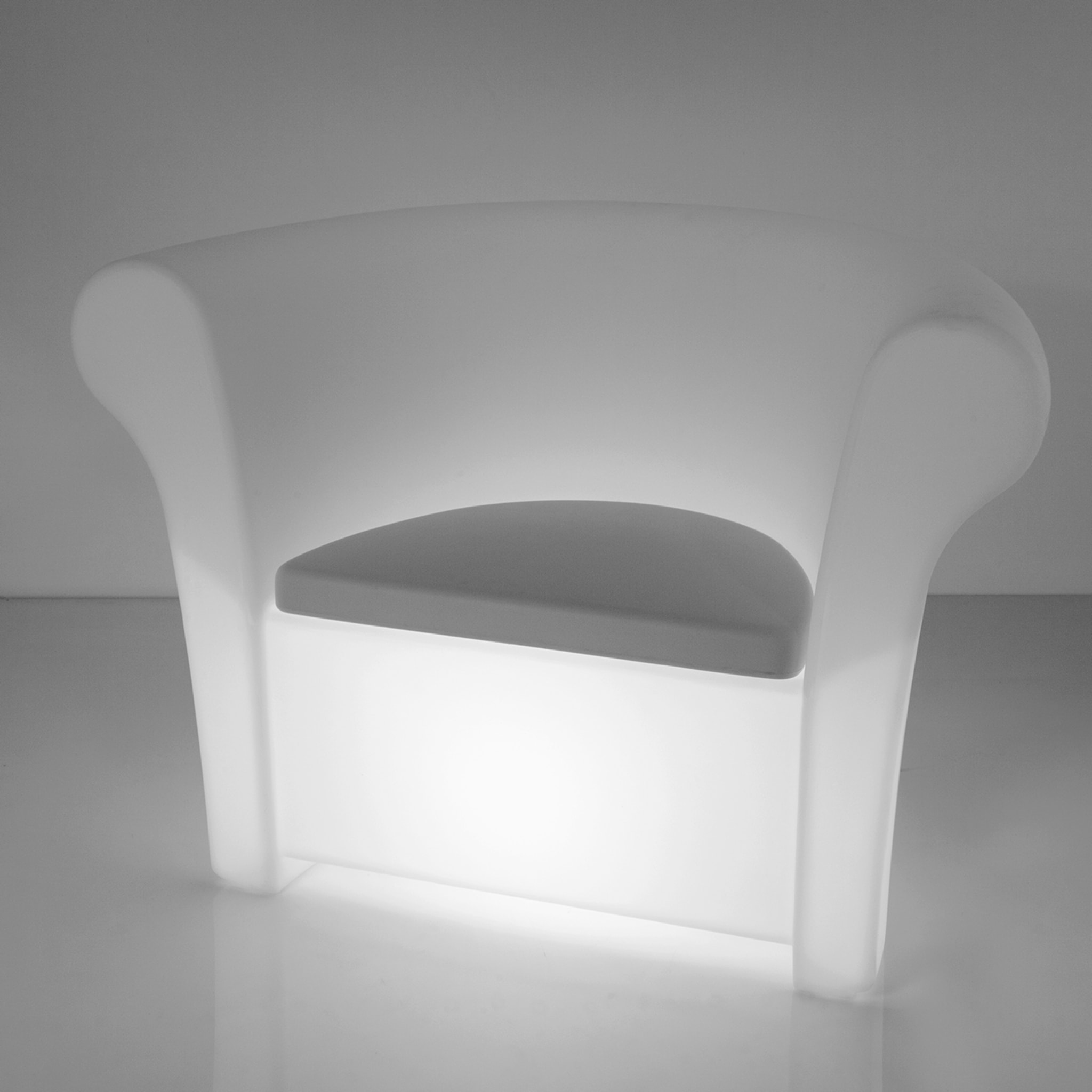 Kalla Luminous White Armchair - Alternative view 1