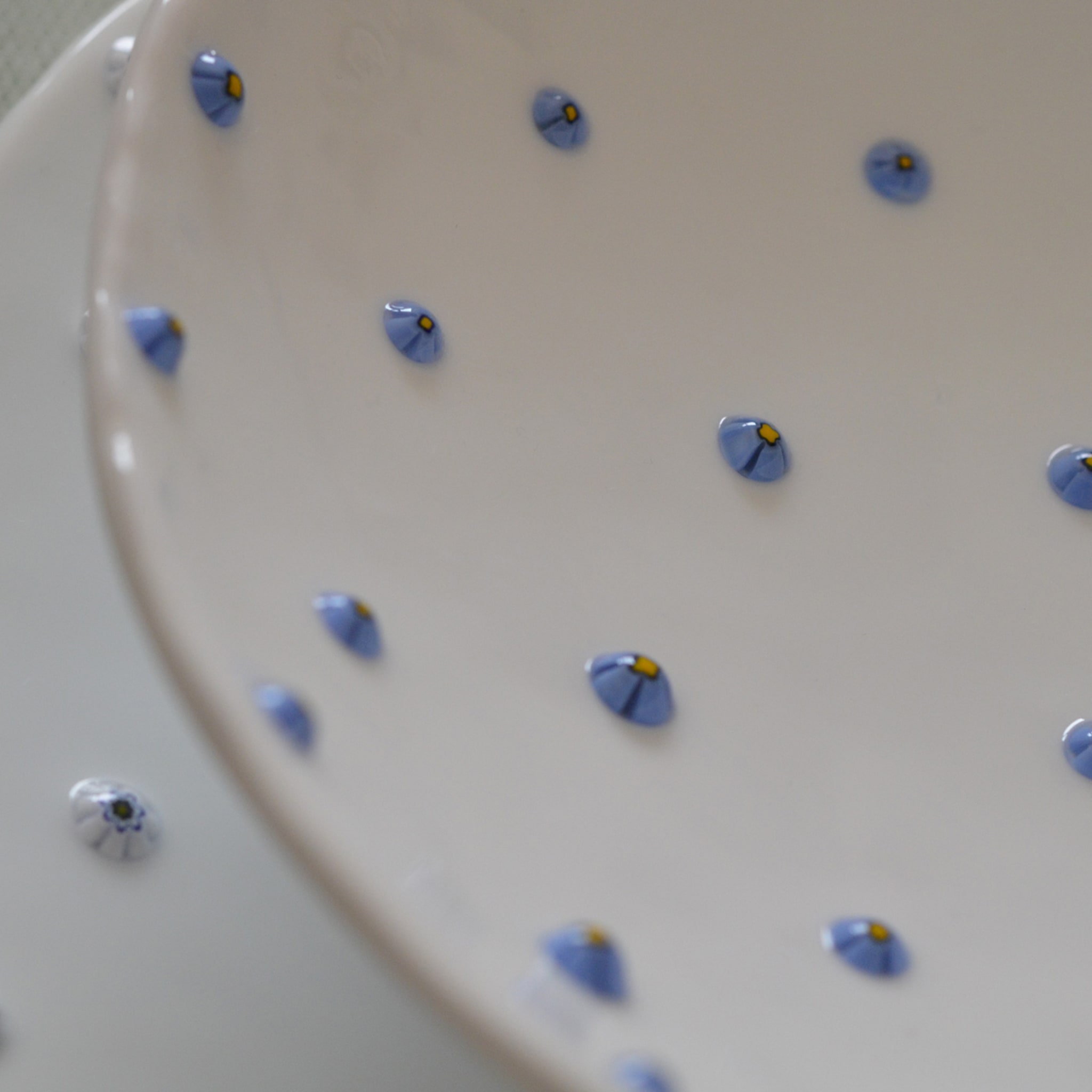 Set of 4 White Floral  Glass Dessert Bowls - Alternative view 1