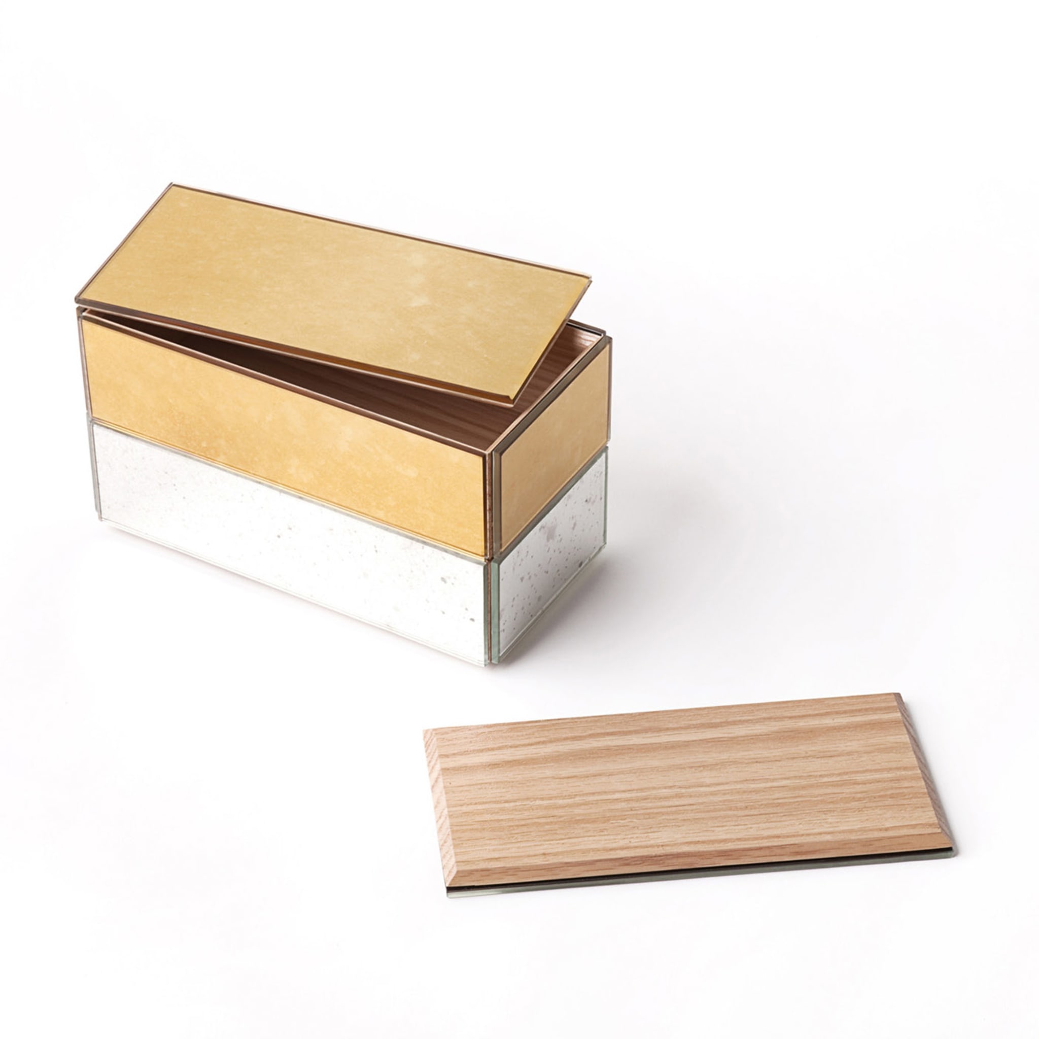 Boîte rectangulaire dorée - Vue alternative 1