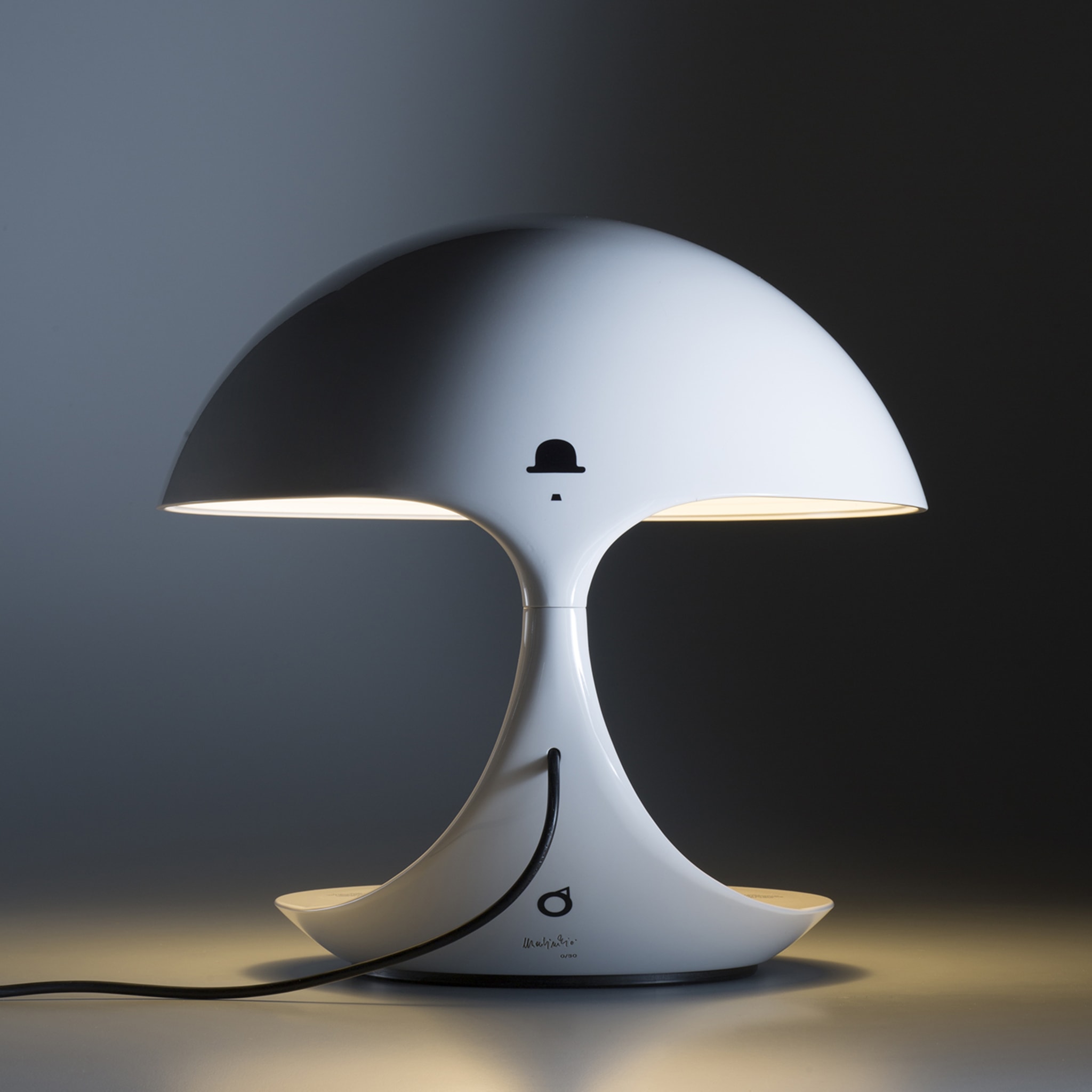 Cobra Texture White Table Lamp by Studiovo - Alternative view 2