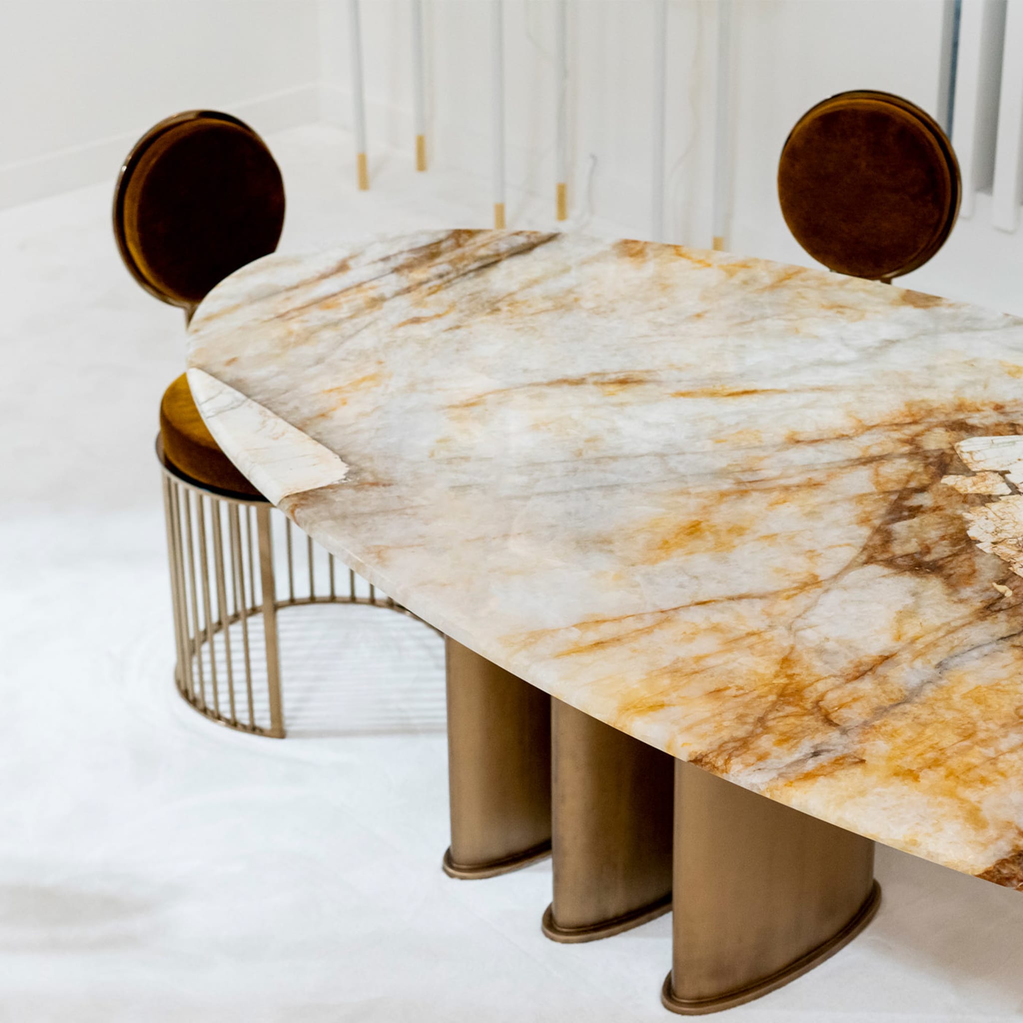 Patagonia Marble Dining Table - Alternative view 2