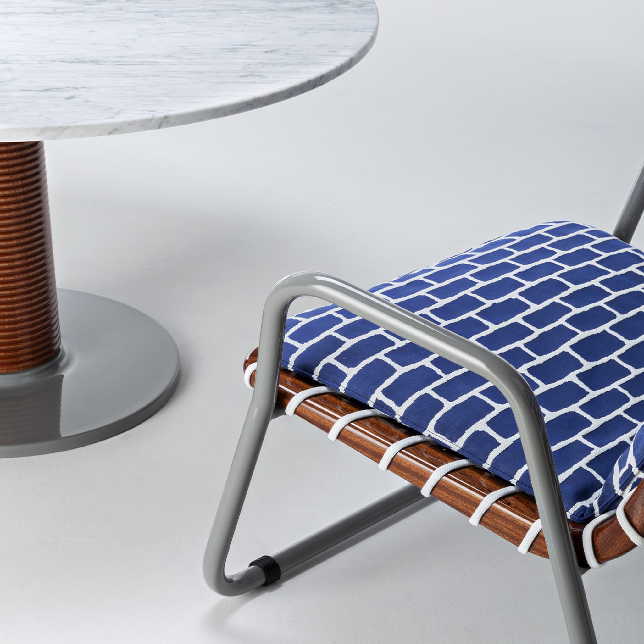 Sunset Lounge Lucido Mediterraneo Mahogany Dining Table + Carrara by Paola Navone - Alternative view 1