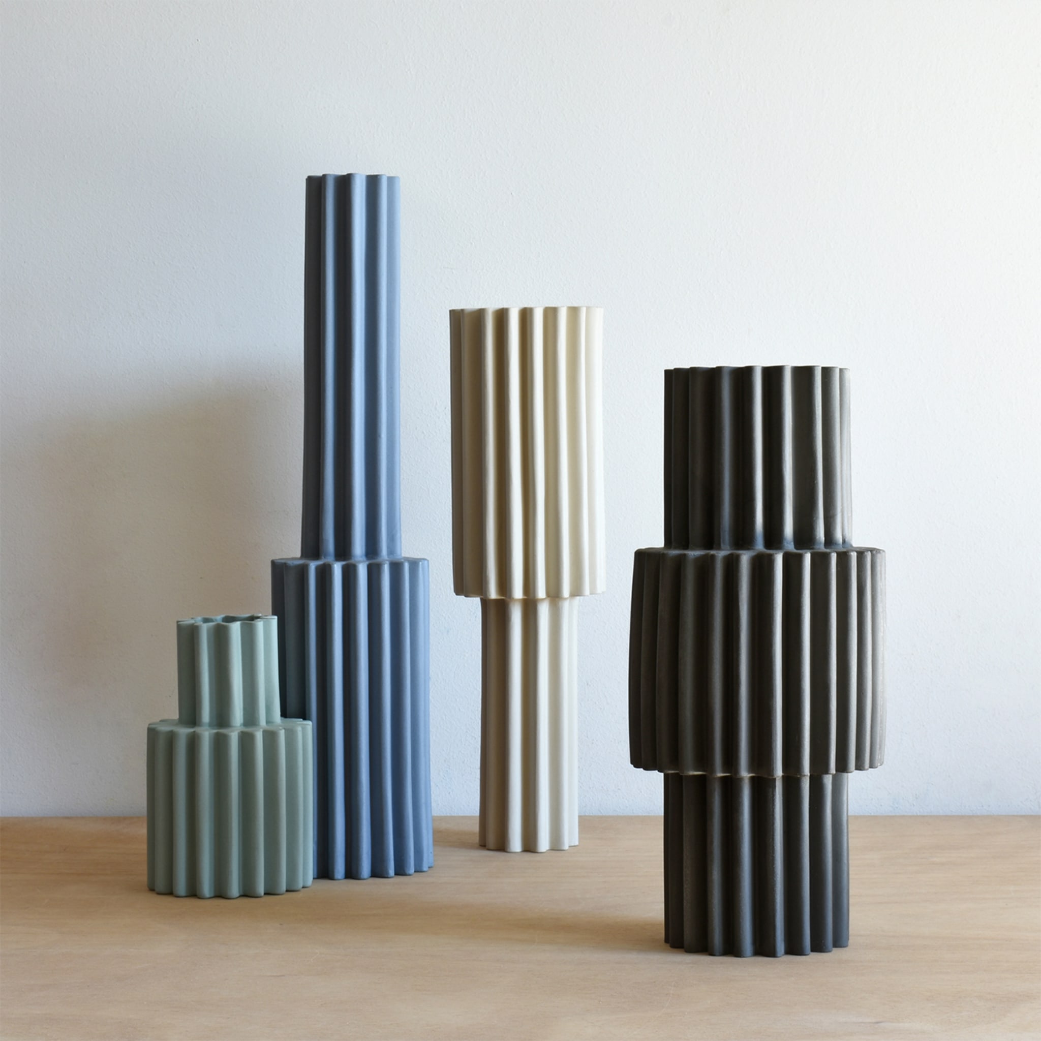 Nodo Gray Vase - Alternative view 1