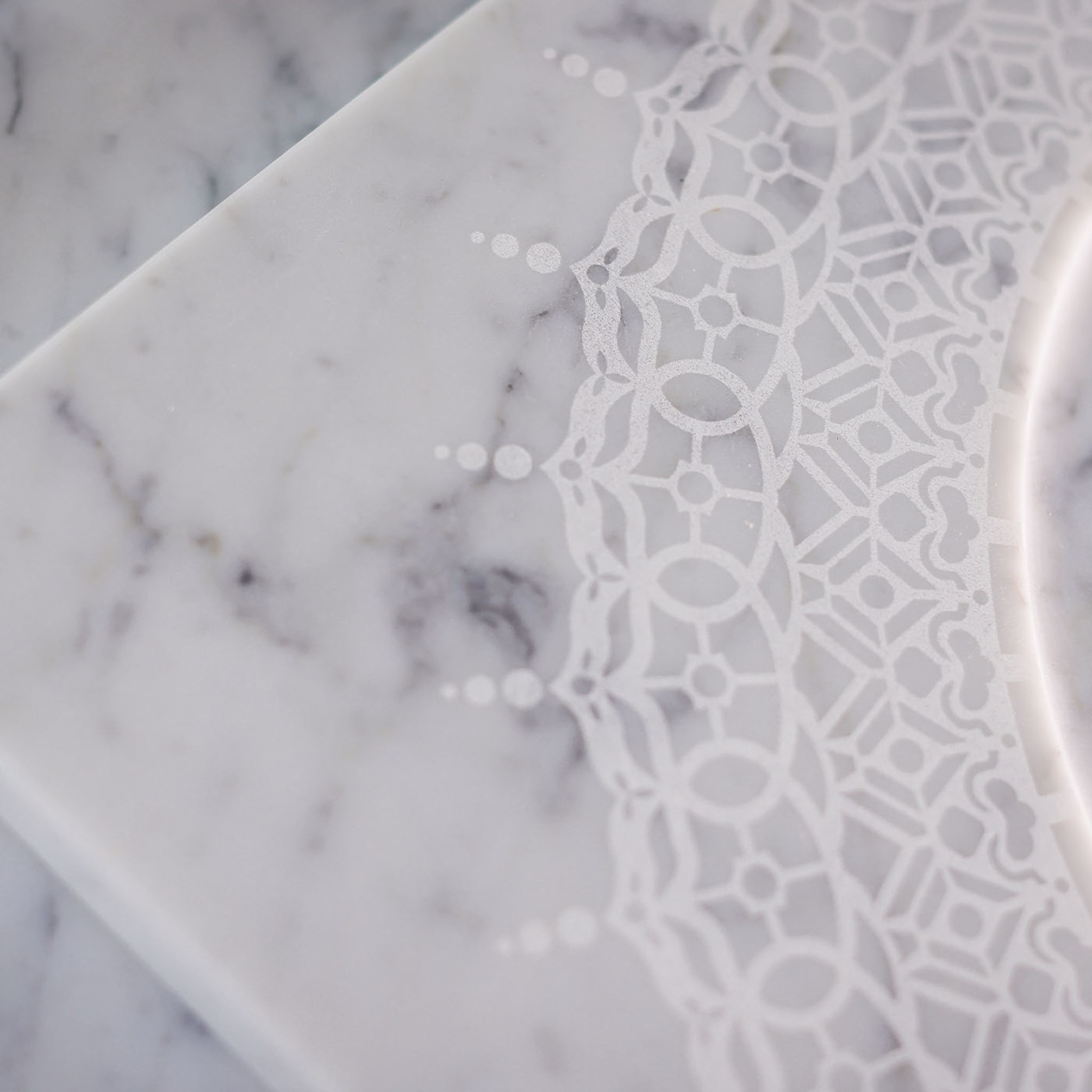 Venti20 Teller Q aus weißem Carrara-Marmor - Alternative Ansicht 4