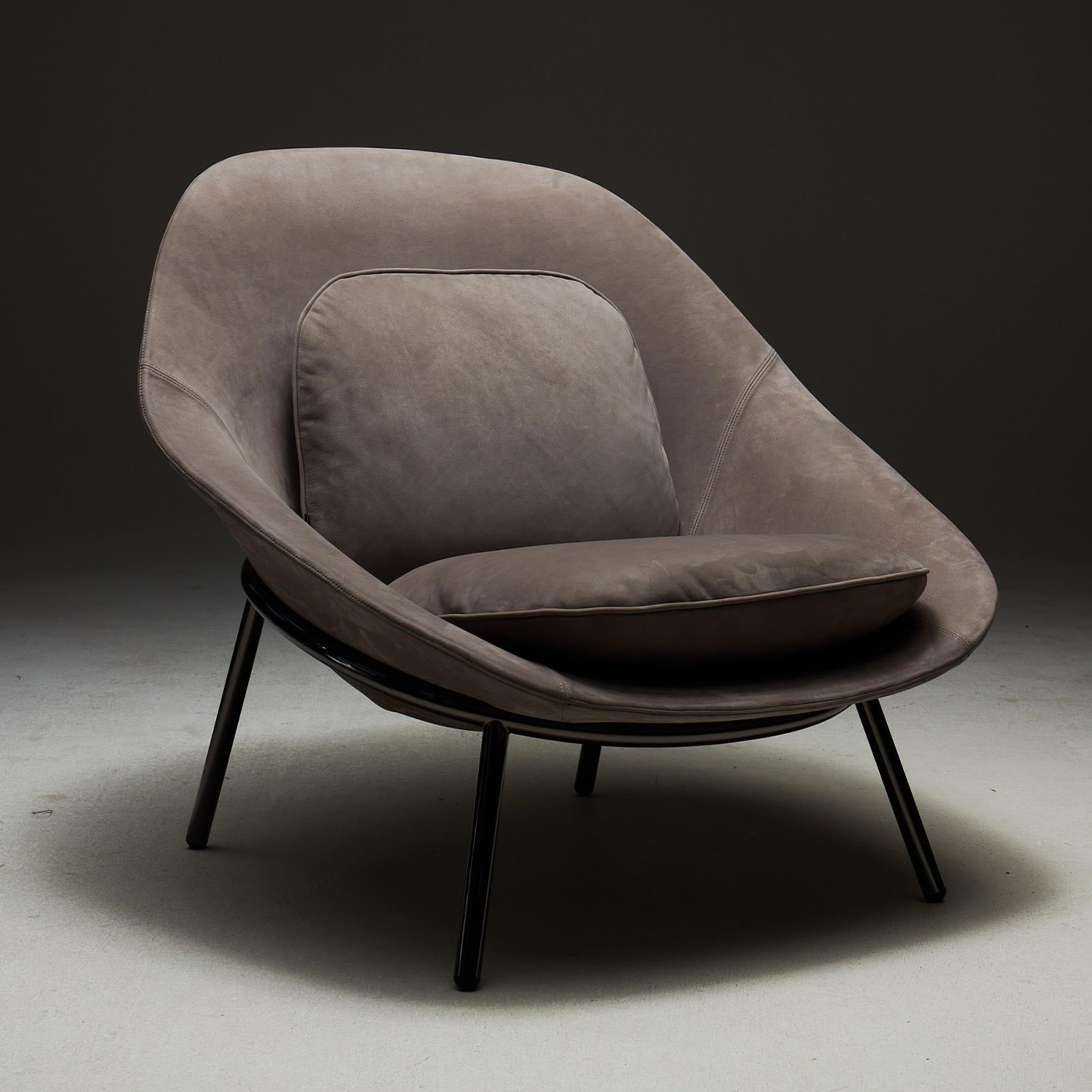Amphora Lounge Chair by Noé Duchaufour-Lawrance - Alternative view 1