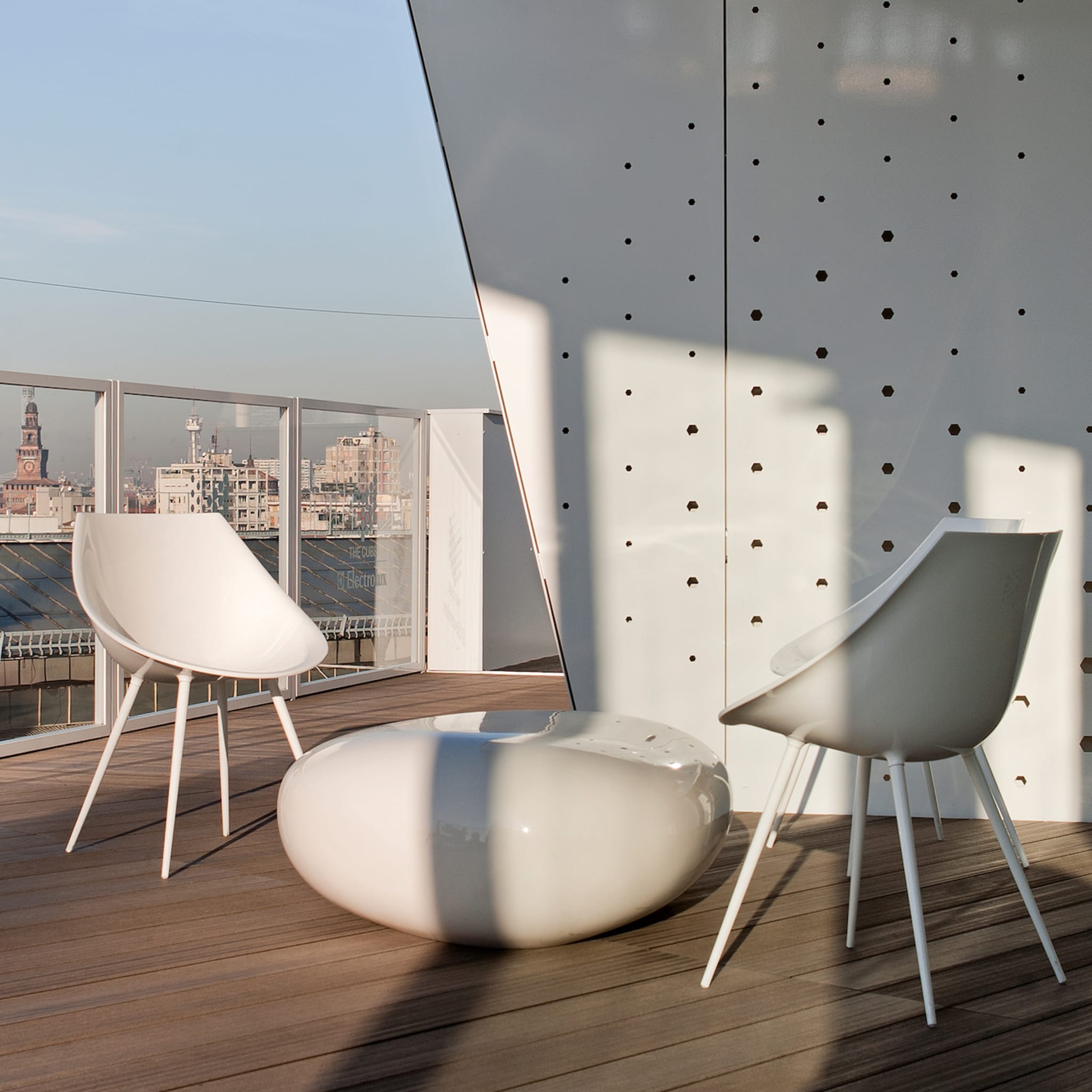 Lago' White Chair by Philippe Starck - Alternative view 1