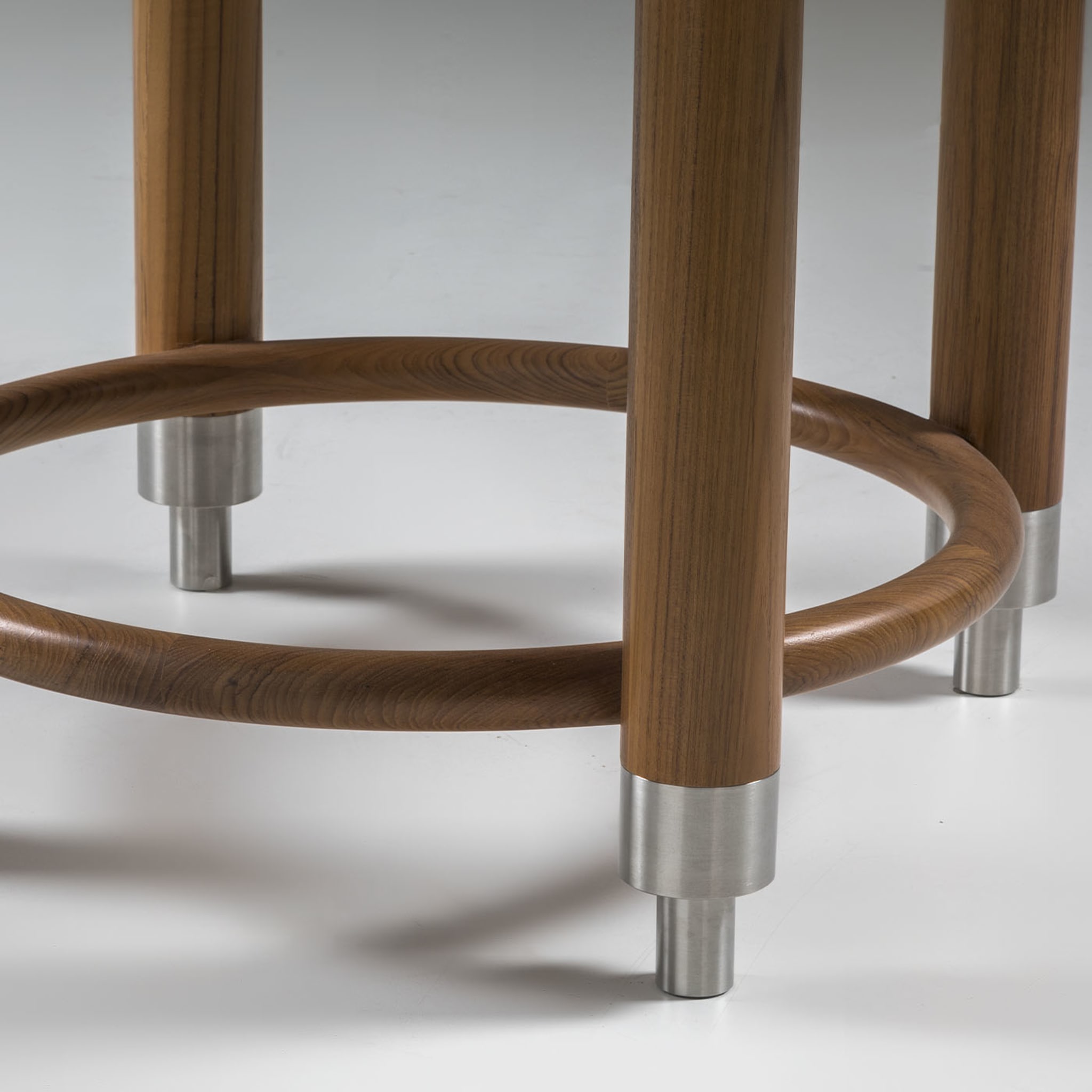 Timo Round Outdoor Table - Alternative view 1