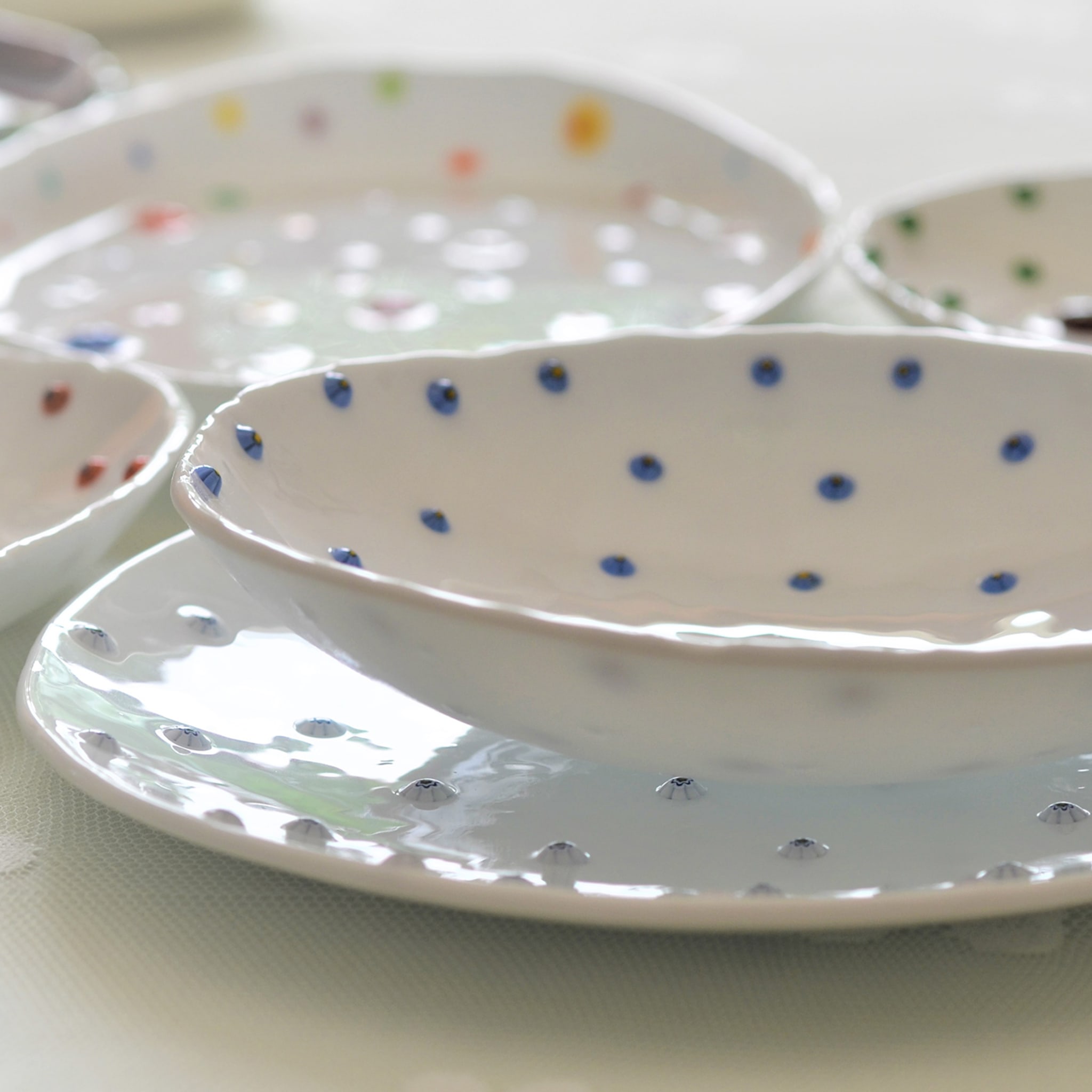 Set of 4 White Floral  Glass Dessert Plates  - Alternative view 3