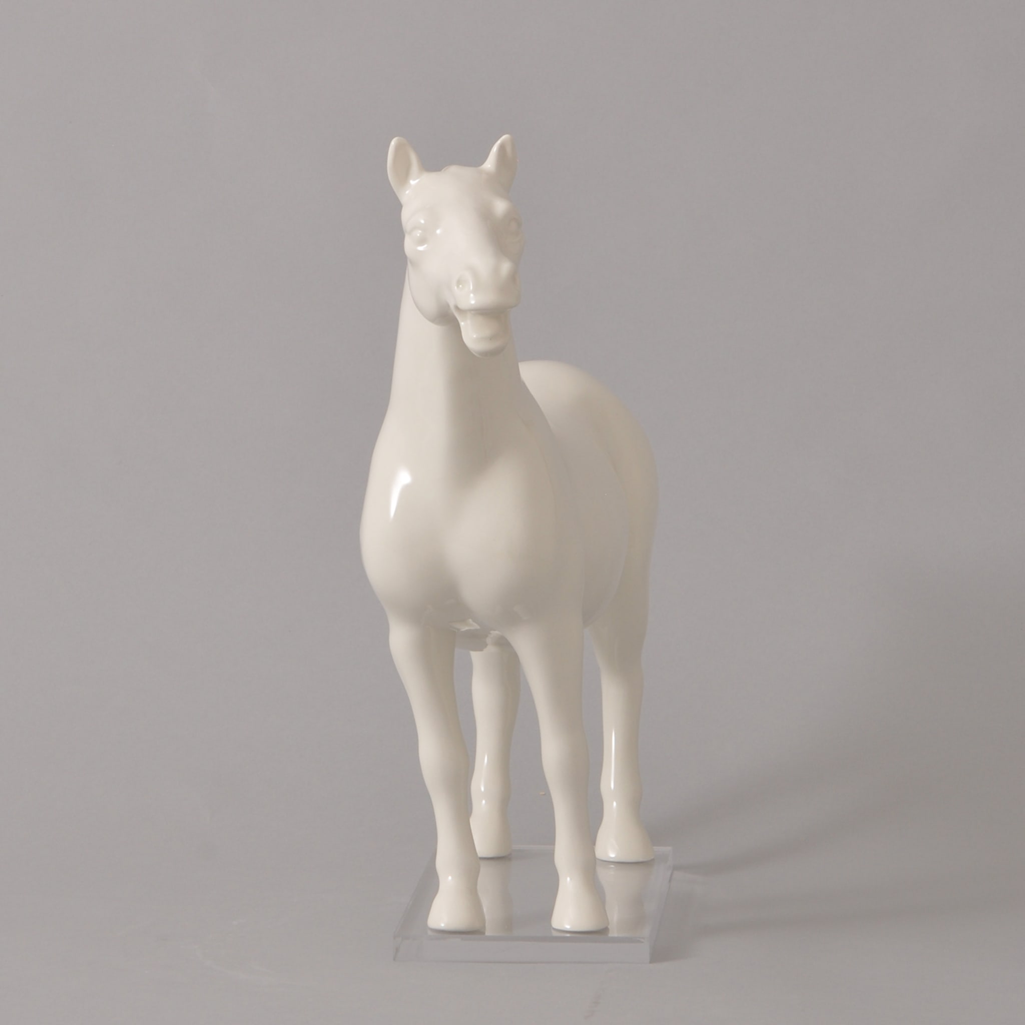 Nelson White Horse Statuette - Alternative view 3