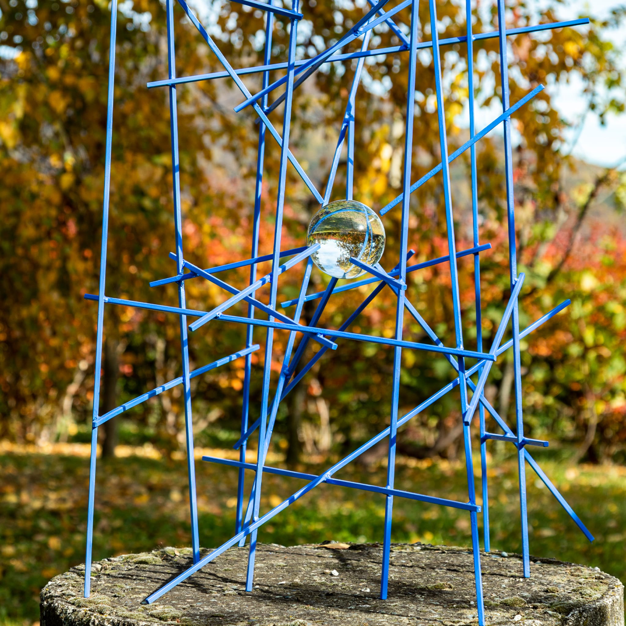 Palla Prigioniera Blu Sculpture de Gianfranco Coltella - Vue alternative 2