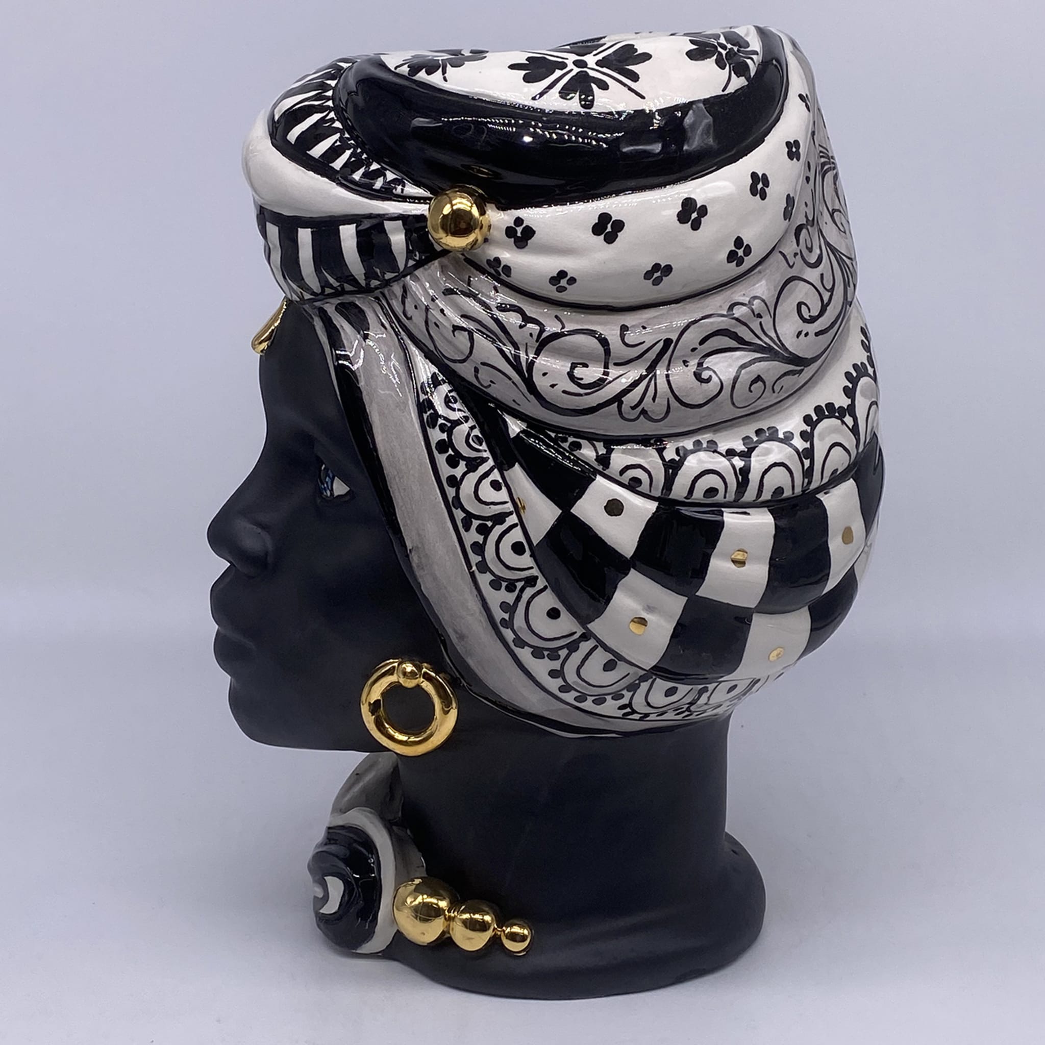 Anubi Lady Black-And-White Moor's Head Vase - Alternative view 3