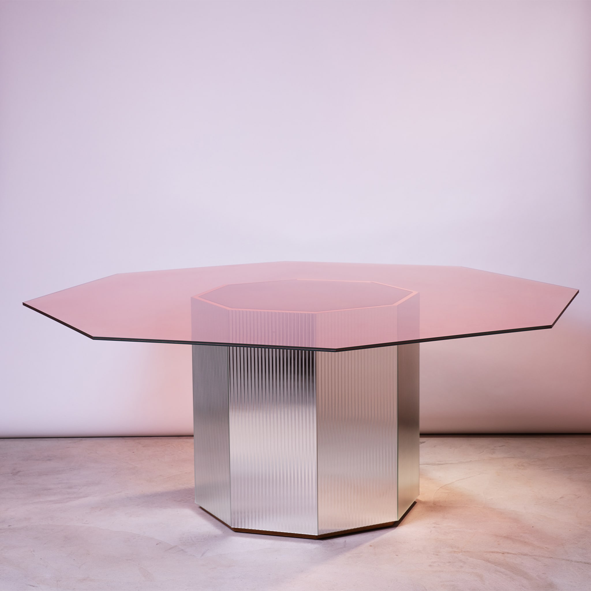 Sandra e Raimondo 140 Glass and Wood Pink Dining Table - Alternative view 4
