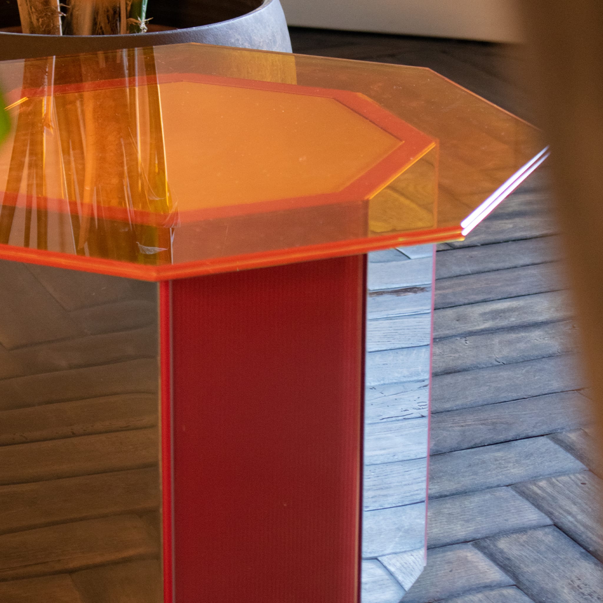 Sandra e Raimondo 35 Wood and Glass Side Table - Alternative view 4