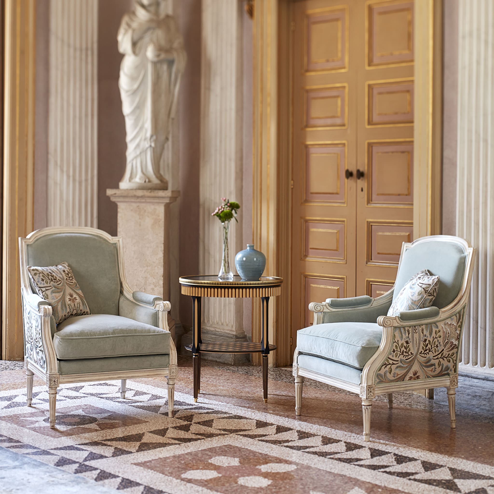 Louis XVI-Style Gray & White Bergère Armchair - Alternative view 1