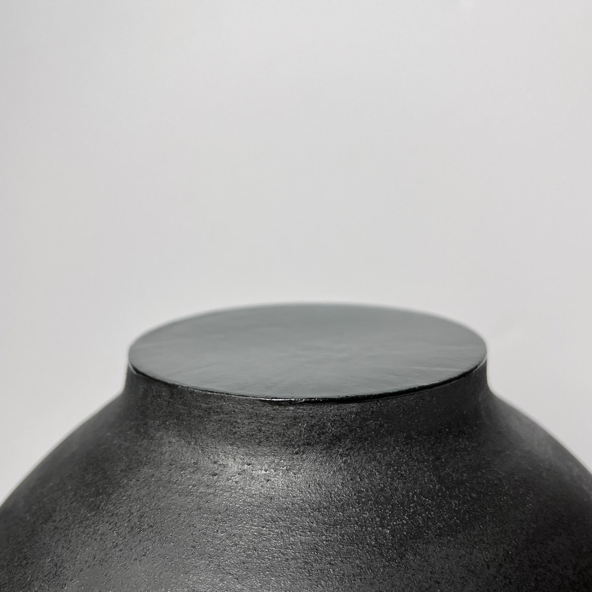 Grès Black Vase - Alternative view 3