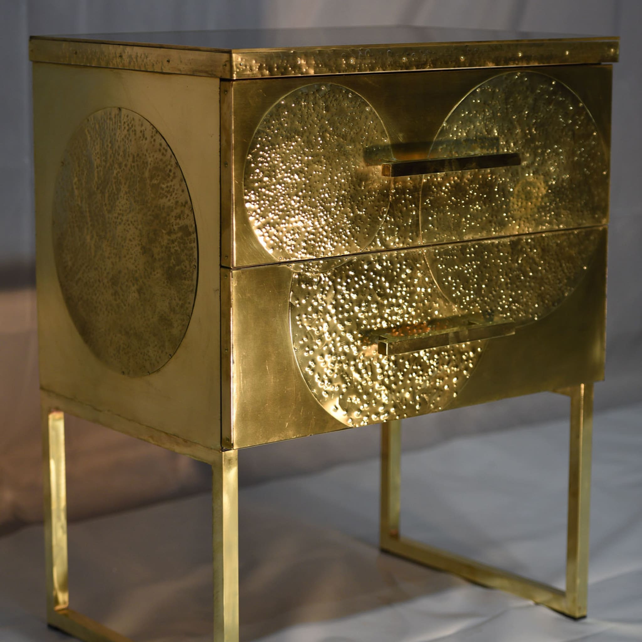 Total Gold Moon Bedside Table - Alternative view 2