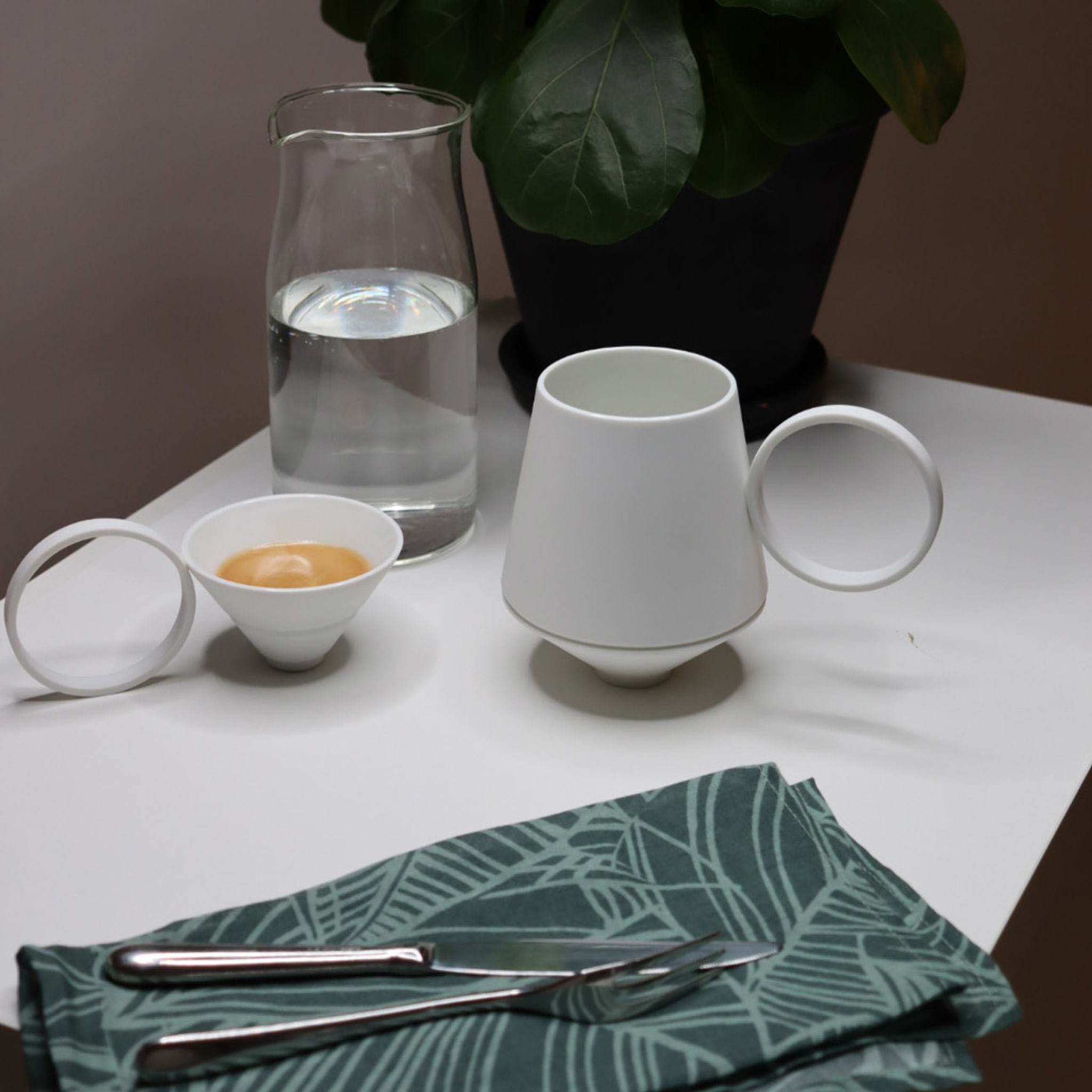 Set Of 2 Circle Coffee Cups And Saucers - Alternative view 5
