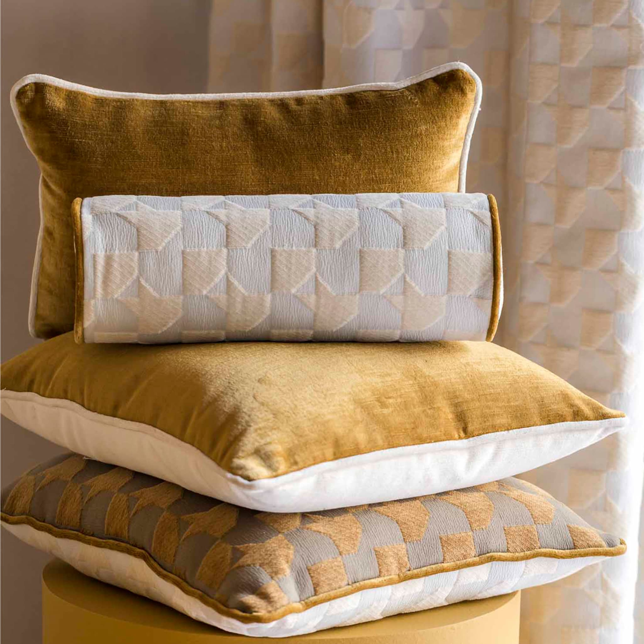 Gold and Ivory Linen Velvet Carrè Cushion - Alternative view 3