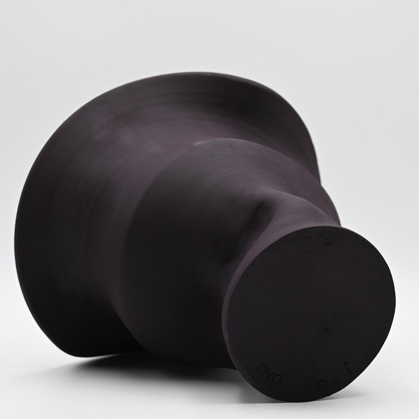 Dark Brown Vase - Ovo - Idee e Manufatti