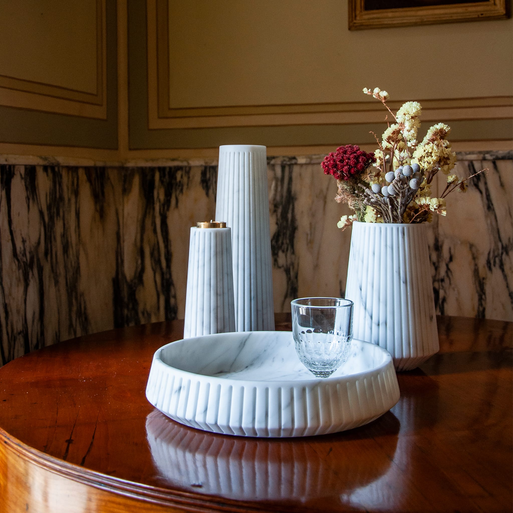 Striped Medium Vase in white Carrara marble - Alternative view 2