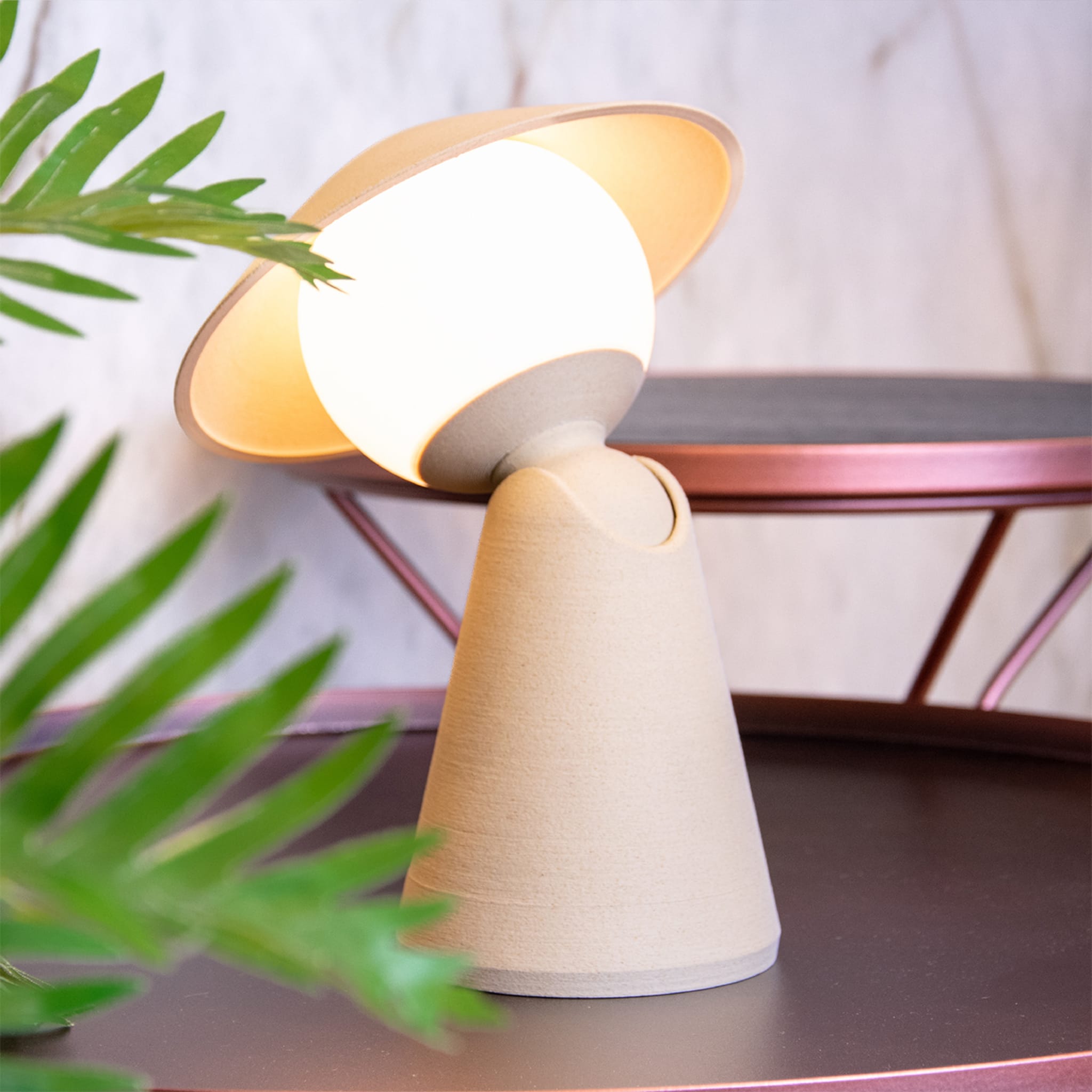 Lampada da tavolo ricaricabile Puddy Pine di Albore Design - Vista alternativa 2