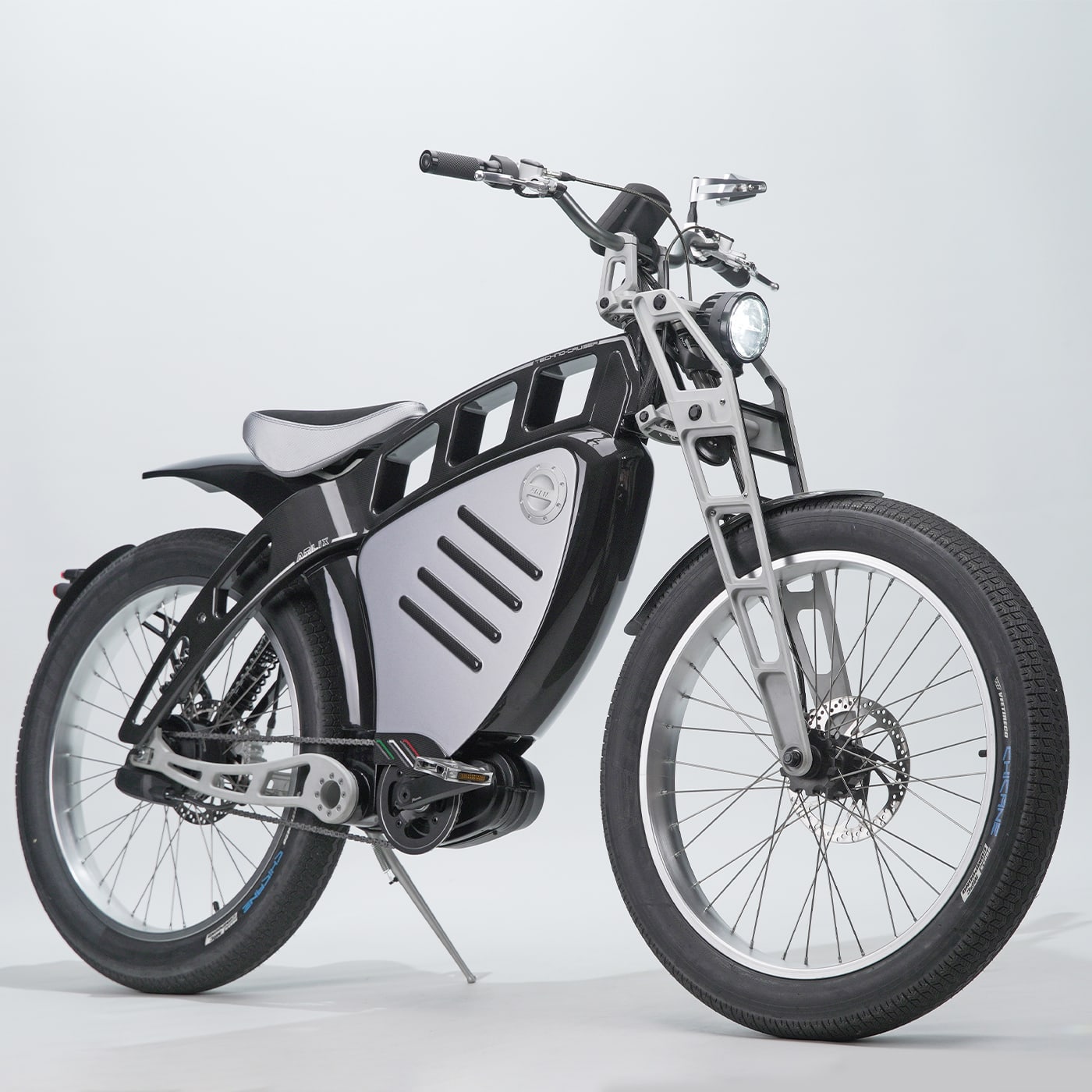 Technocruiser Carbon & Glossy Silver E-Bike - Arlix