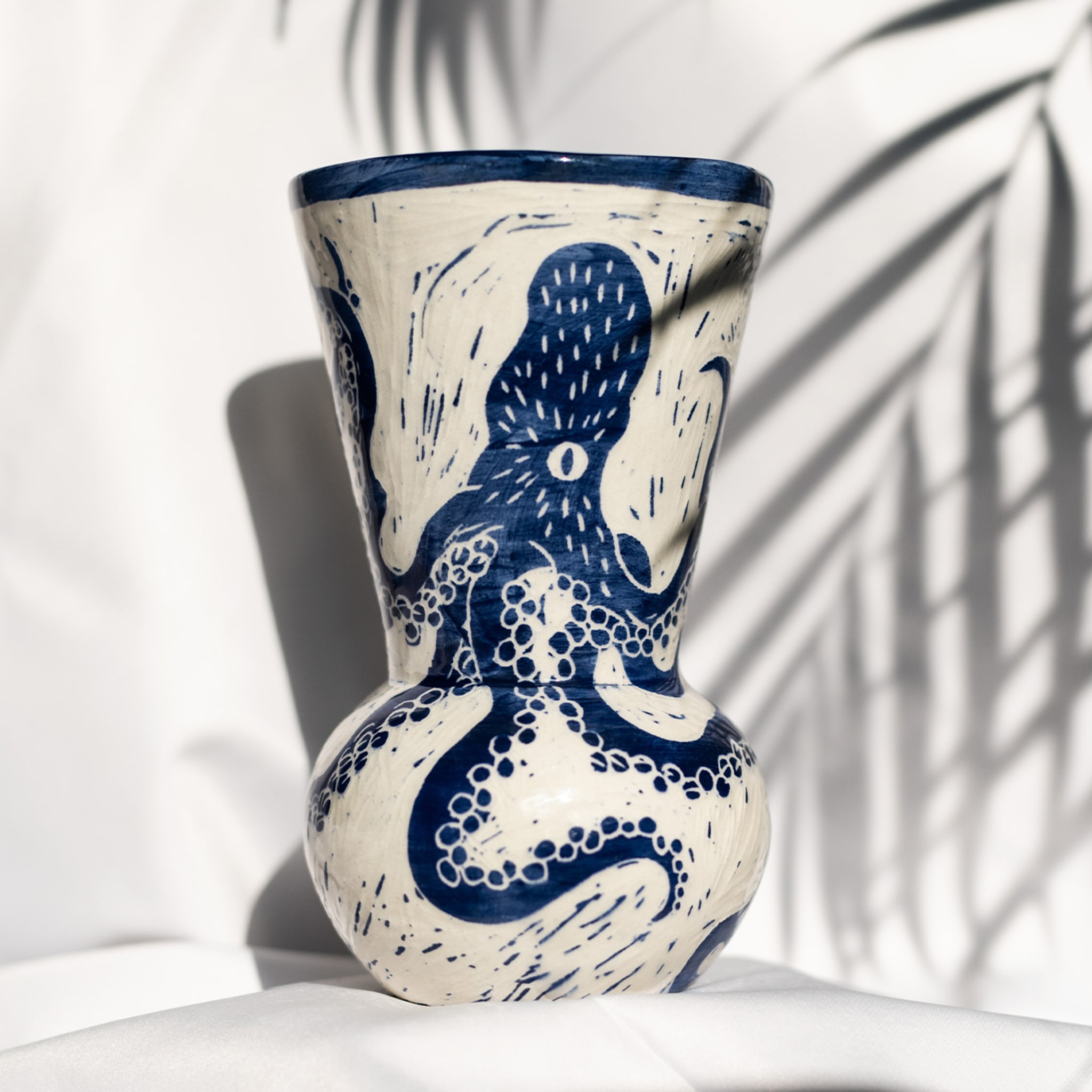 Polpo White and Blue Ceramic Vase - Alternative view 2