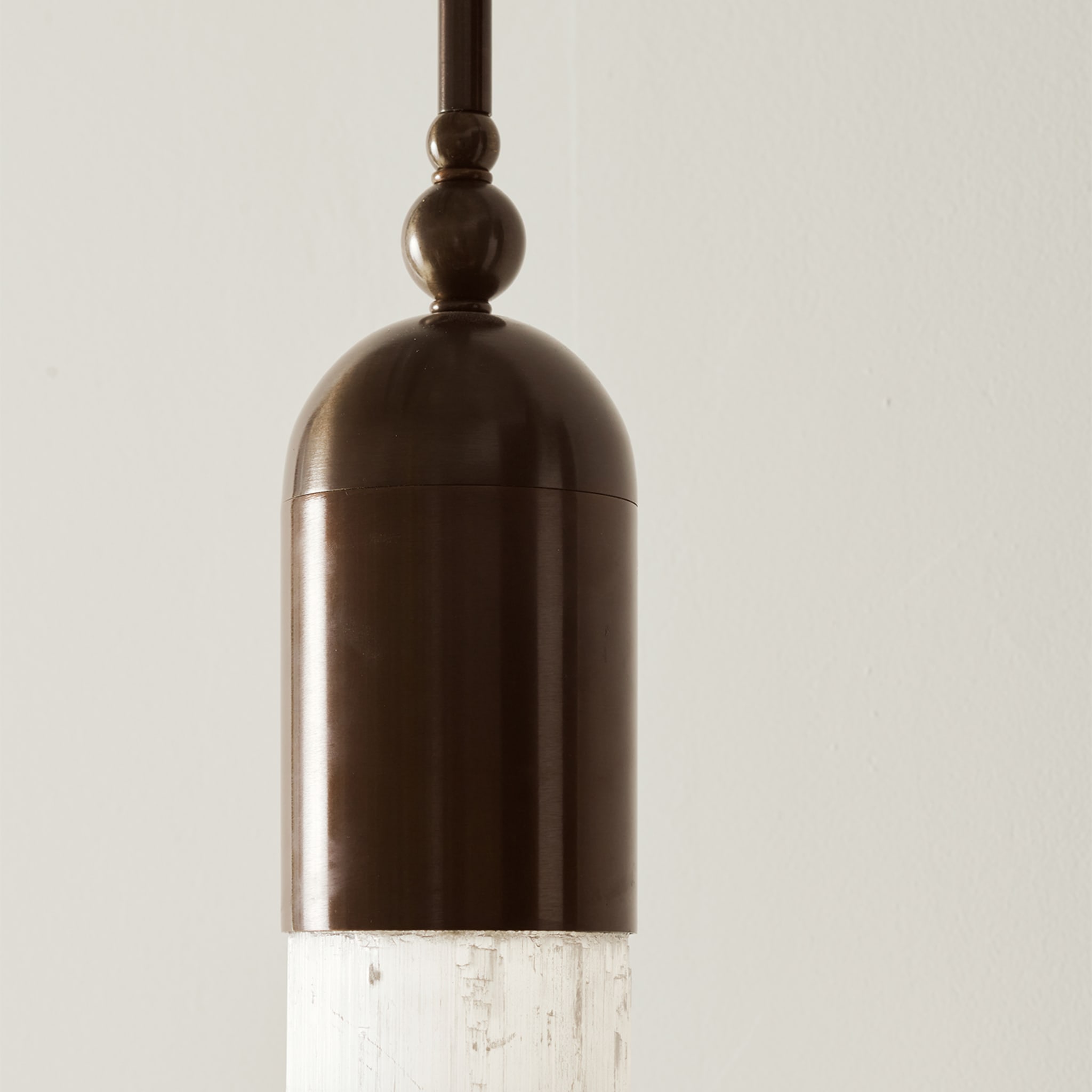 "Selene Maxi" Pendant Lamp in Bronze and Selenite - Alternative view 1