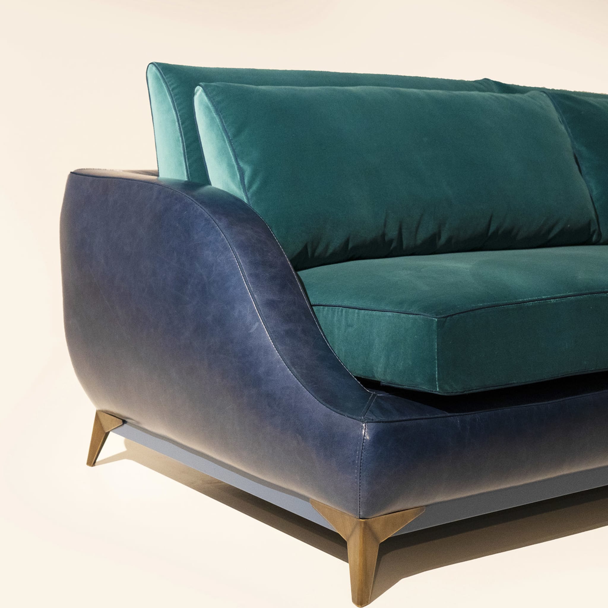 Couch-Sofa mit Leder- und Stoffkombination - Alternative Ansicht 2