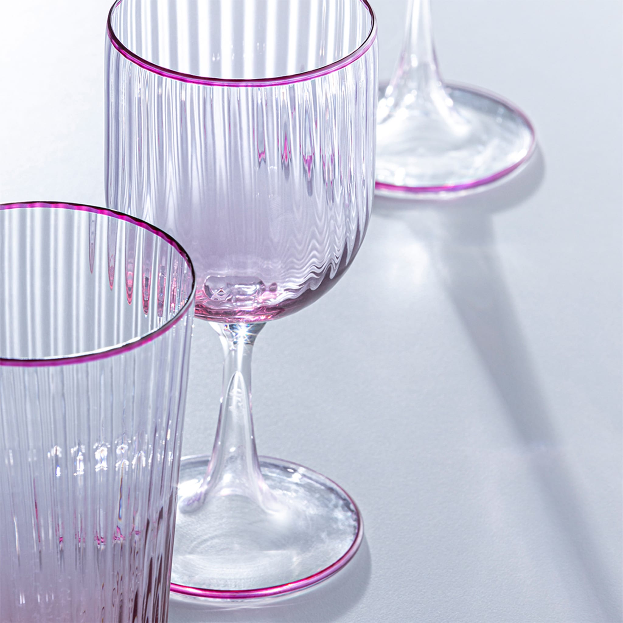 Set of Two Mouth-Blown Amethyst & Rose White Wine Glasses - Alternative view 1