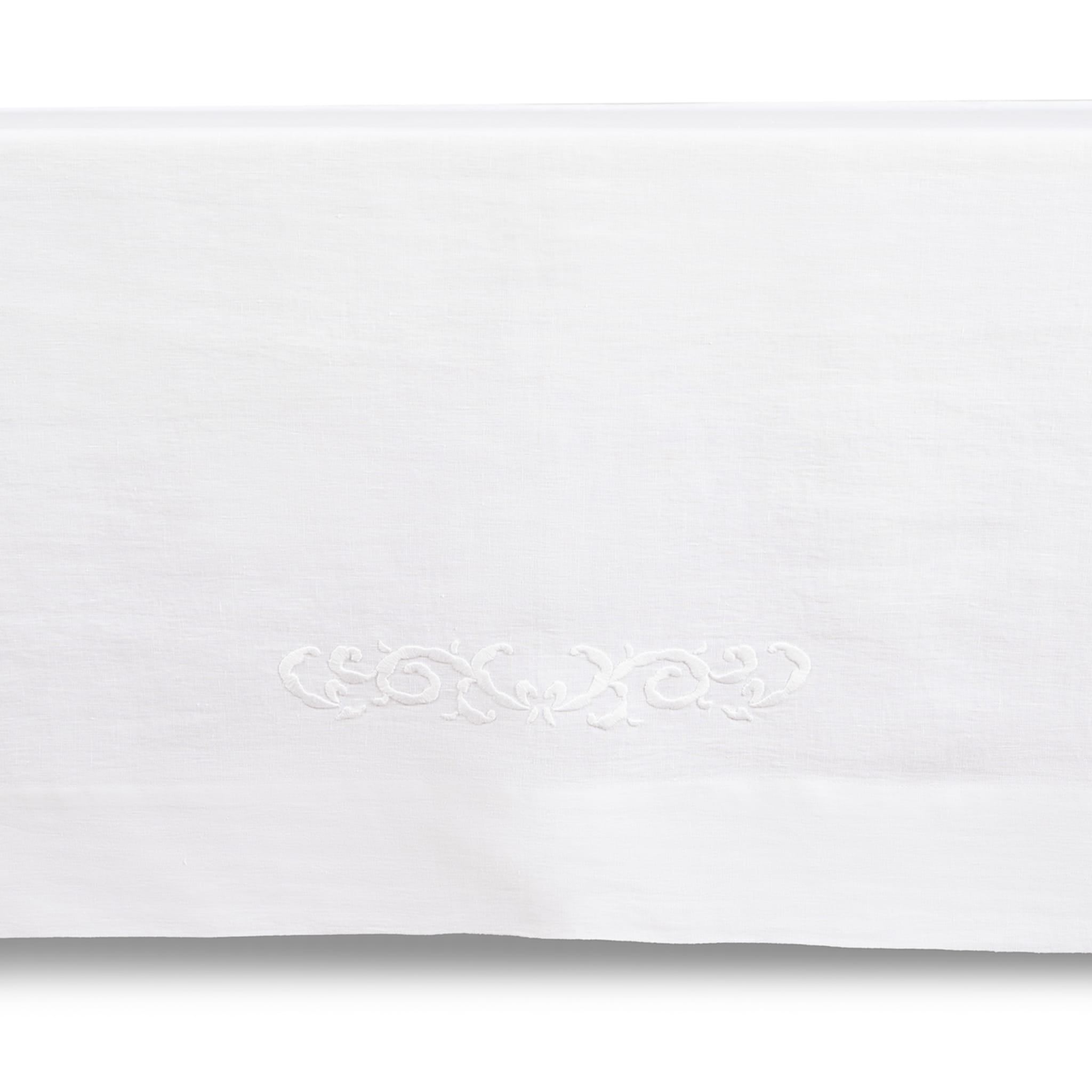 Decoro Embroidered White Tablecloth - Alternative view 1