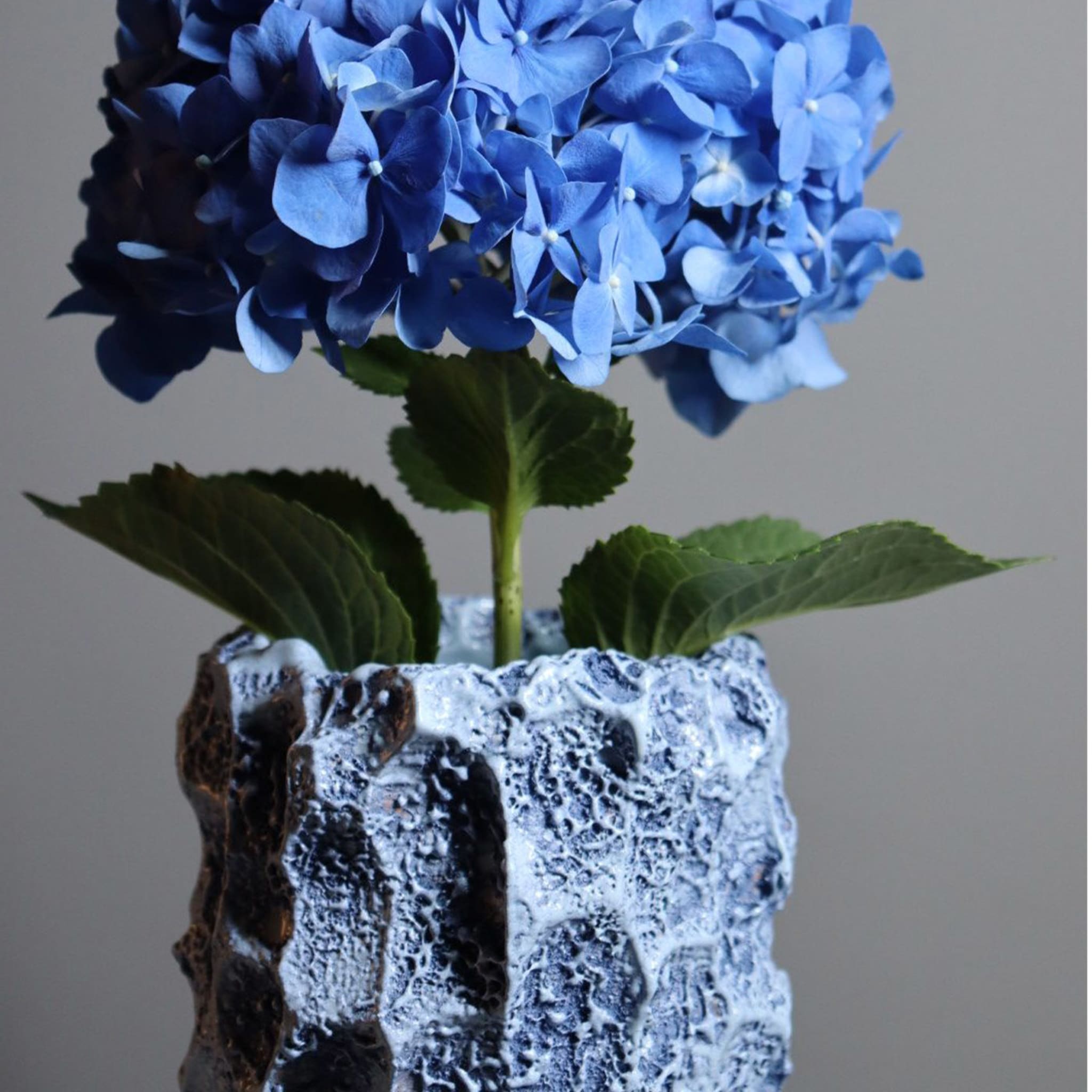 Oxymoron Light Blue Vase by Patricia Urquiola - Alternative view 3
