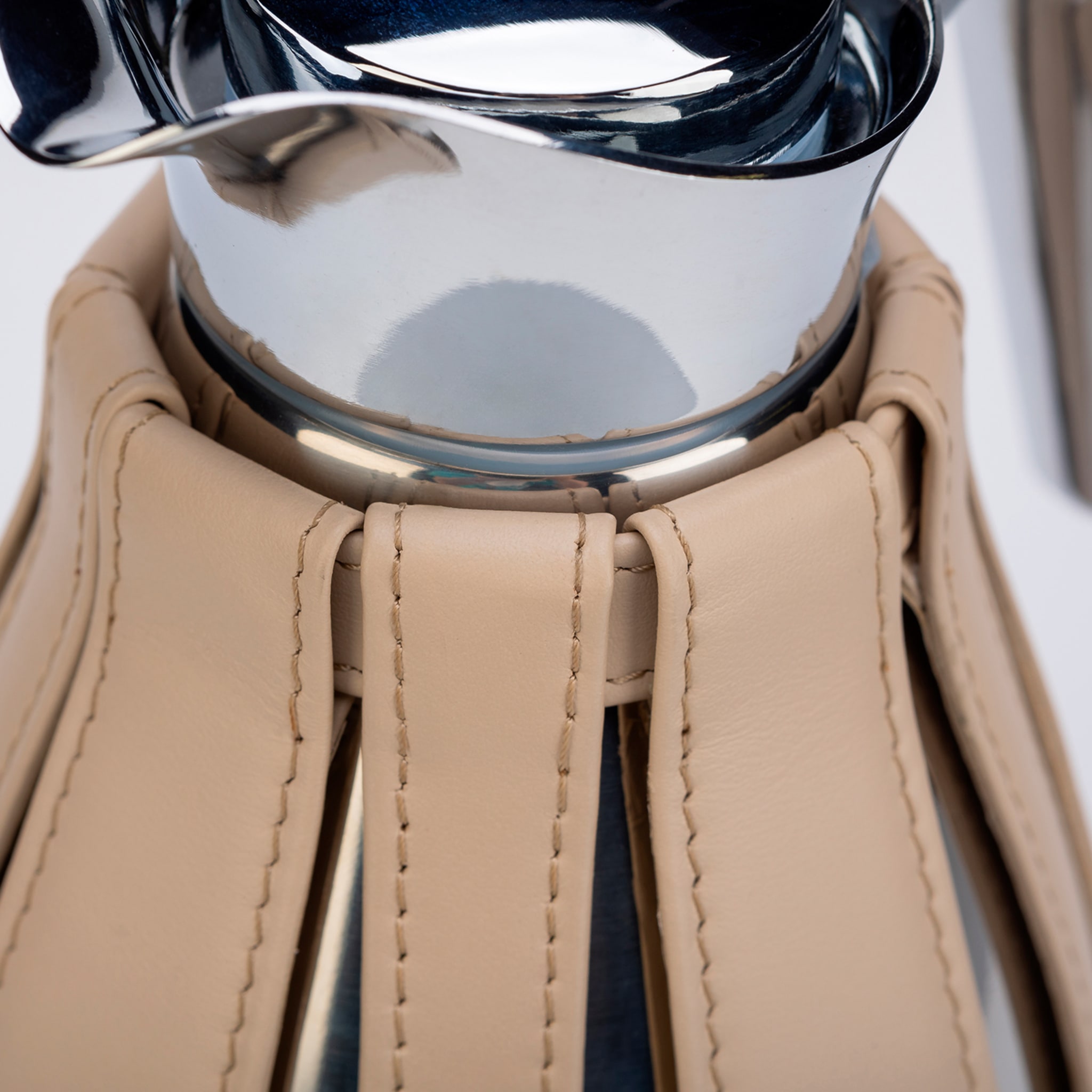 Grande carafe thermique beige Botero  - Vue alternative 1