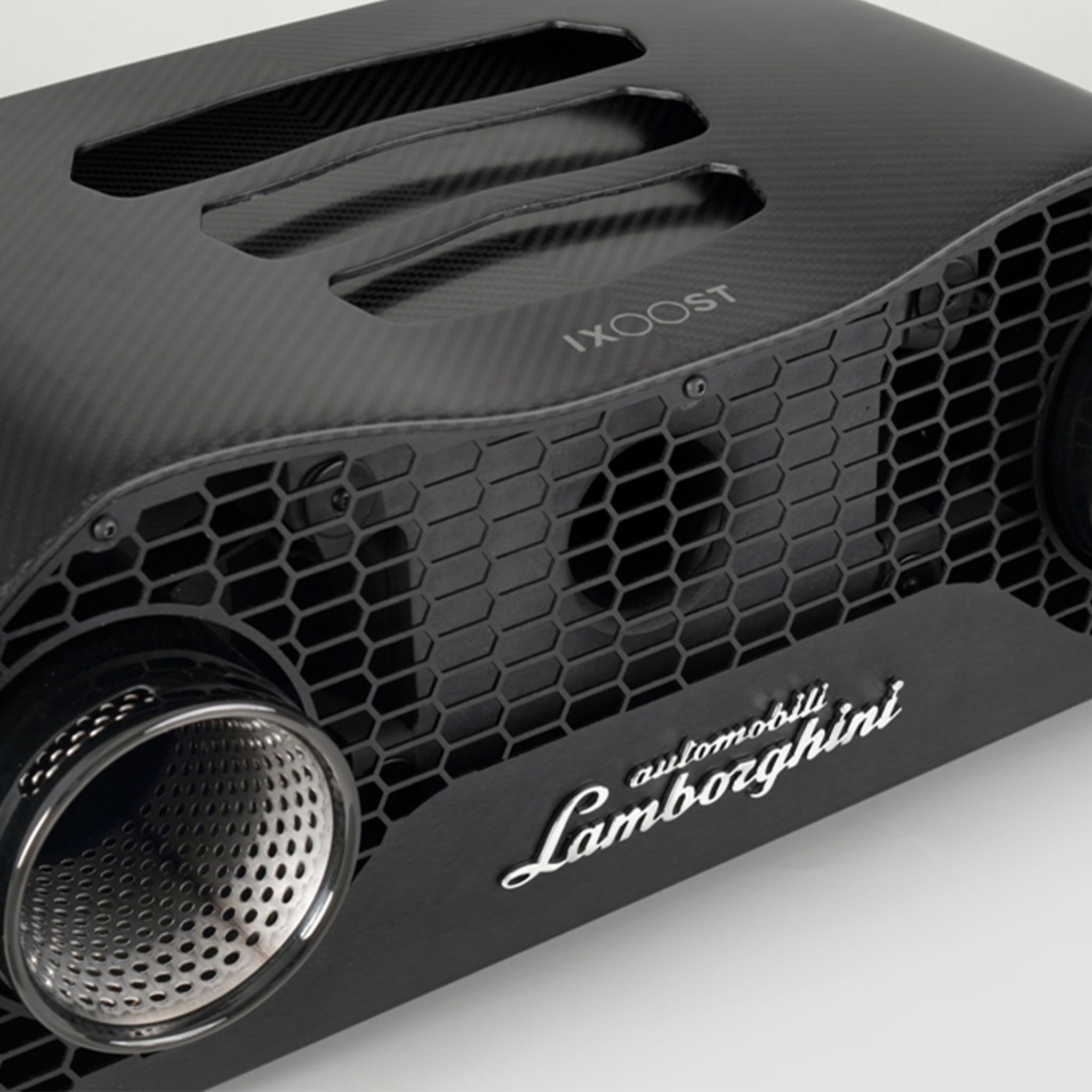 Lamborghini AVALÁN Carbon Hi-Fi Speaker - Alternative view 3