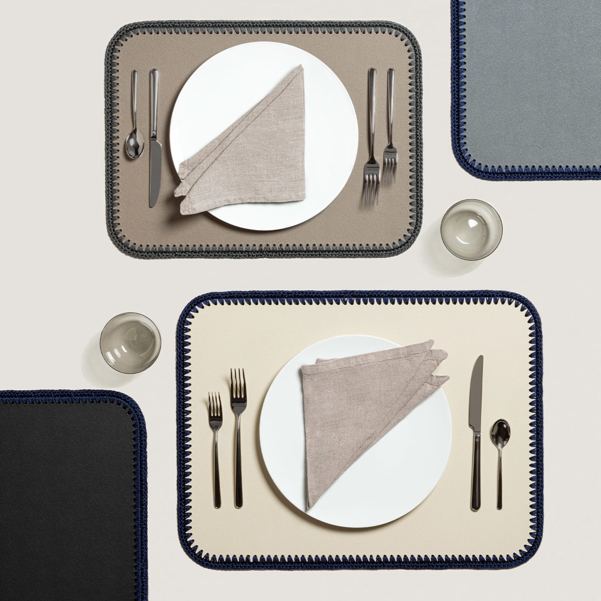 Rochelle - Sets de table rectangulaires en cuir et crochet - Blanc et bleu - Vue alternative 3