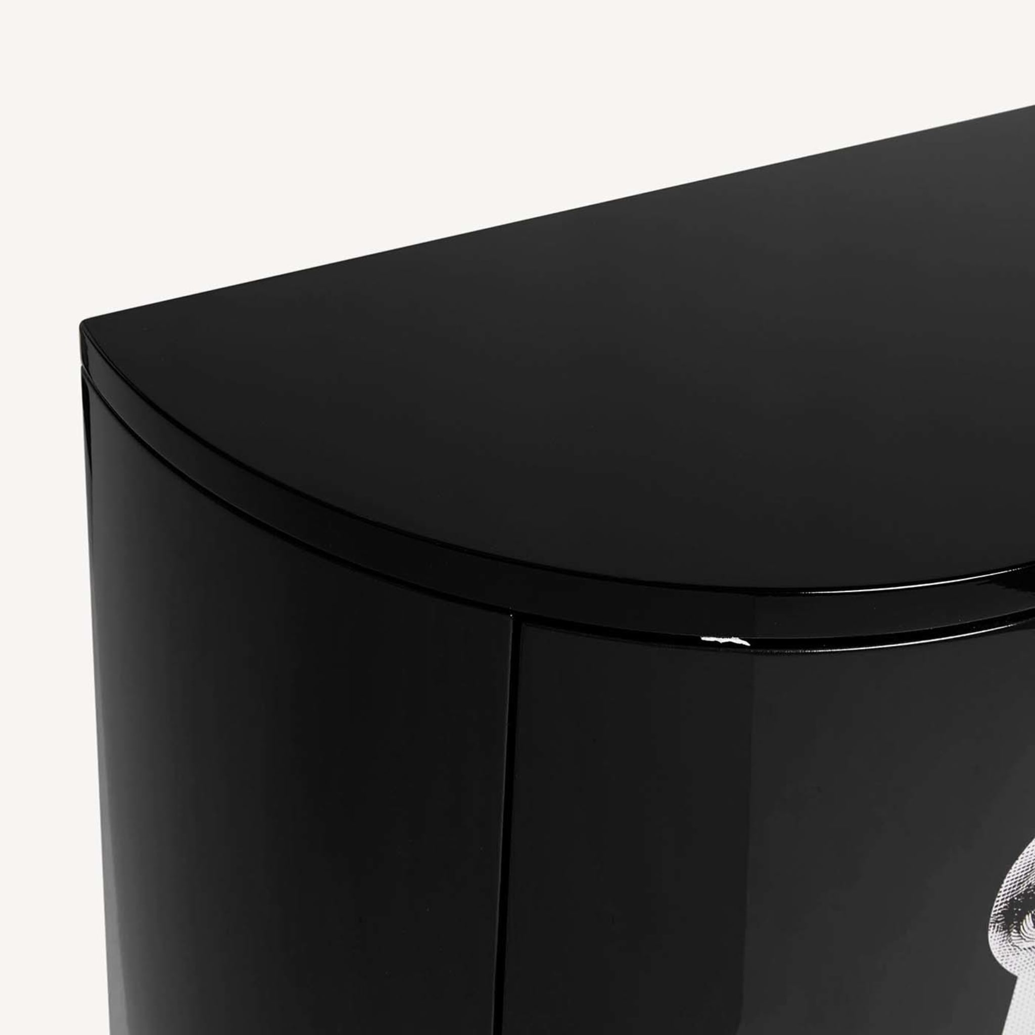 Serratura Black Curved Small Cabinet - Alternative view 1