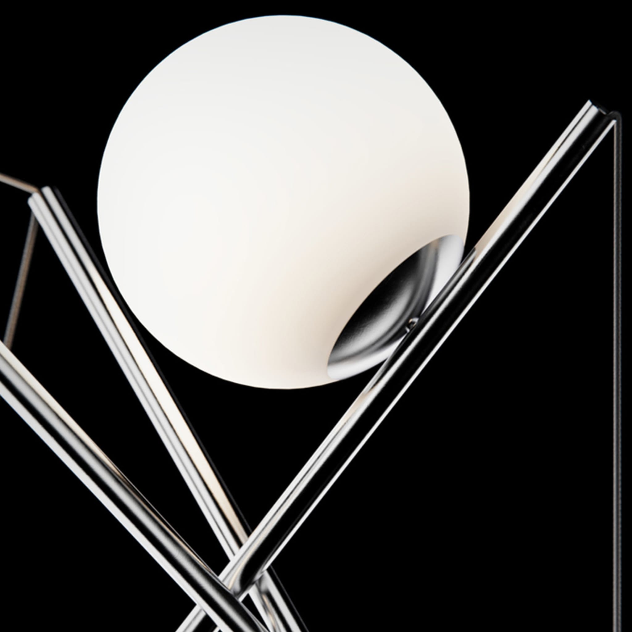 ED057 Lampe de table chromée - Vue alternative 1