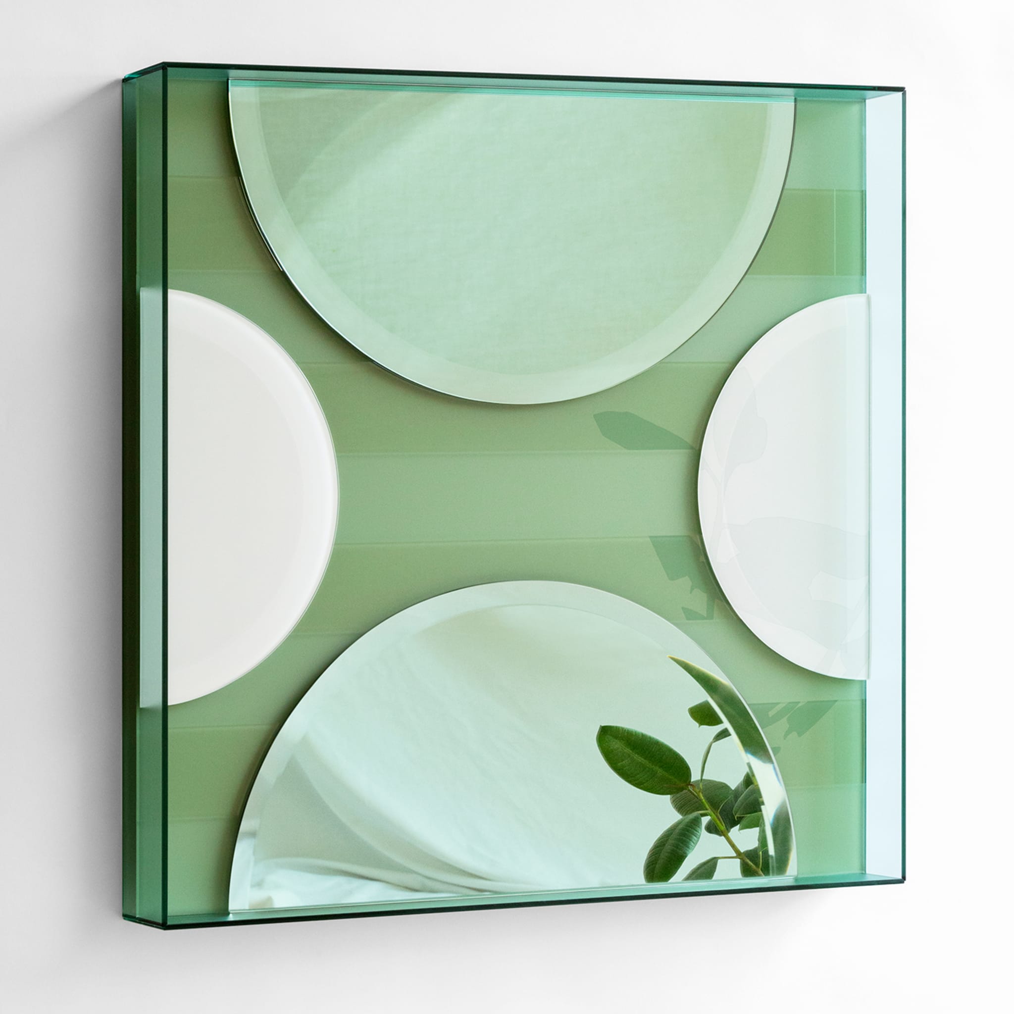 Figure M2 Green Mirror - Alternative view 4