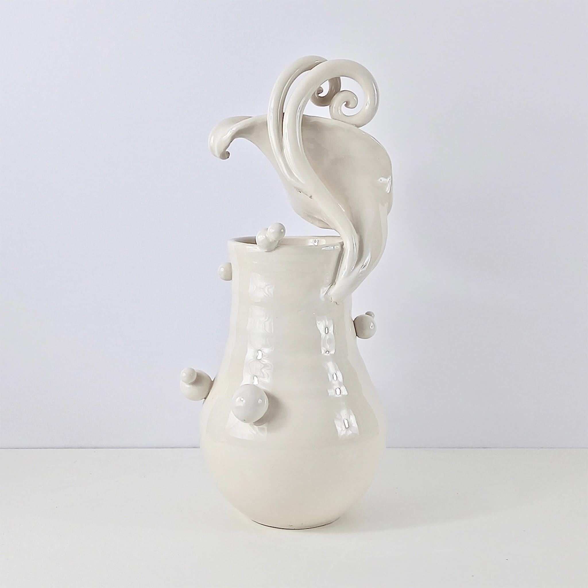 Fantasy Calla Weiße Keramik-Vase #2 - Alternative Ansicht 2